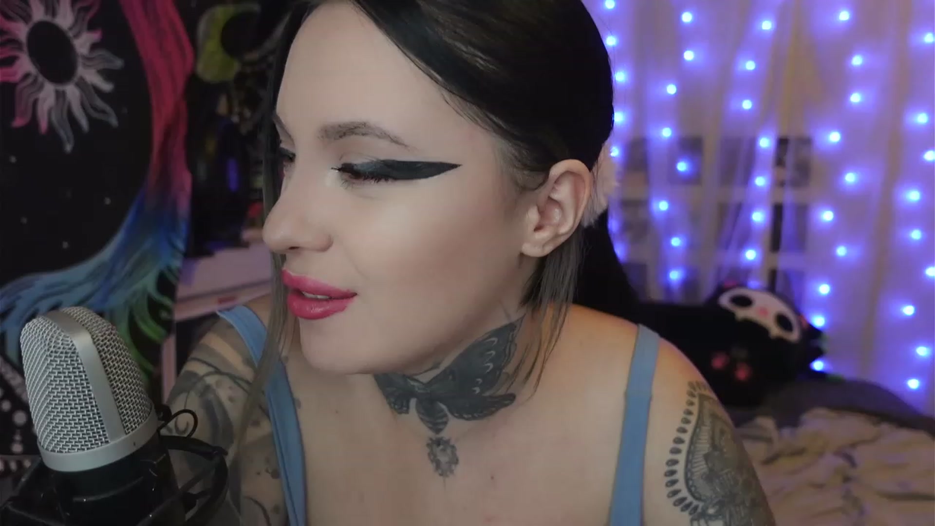 Gallery image thumbnail from hazelxxxoo's myfreecams stream on, 04/20/2023, 06:24 image 10 of 20