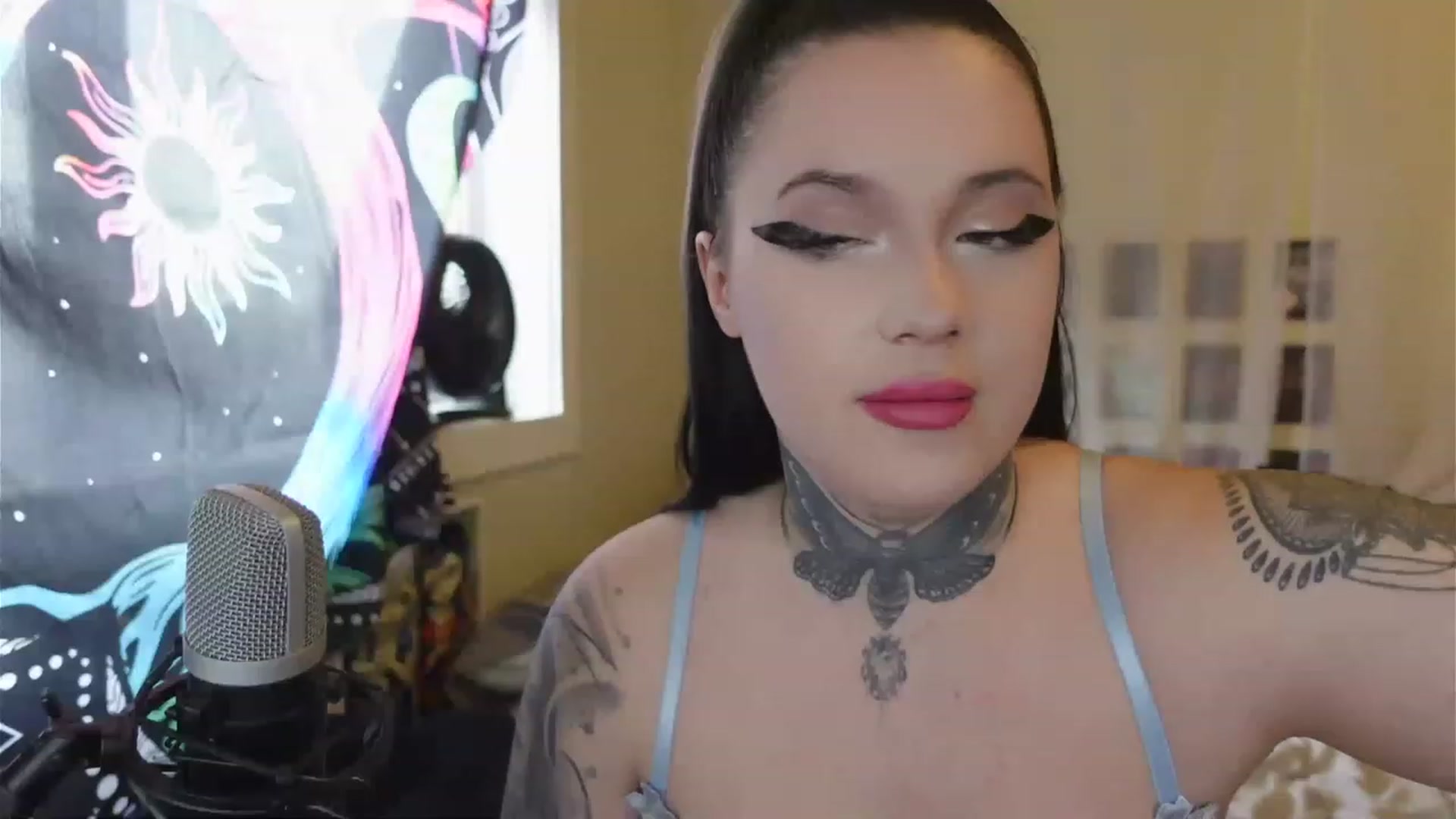 Gallery image thumbnail from hazelxxxoo's myfreecams stream on, 04/25/2023, 02:07 image 7 of 20