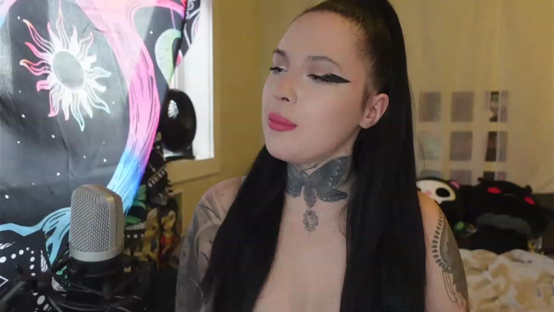 Gallery image thumbnail from hazelxxxoo's myfreecams stream on, 04/25/2023, 02:07 image 14 of 20