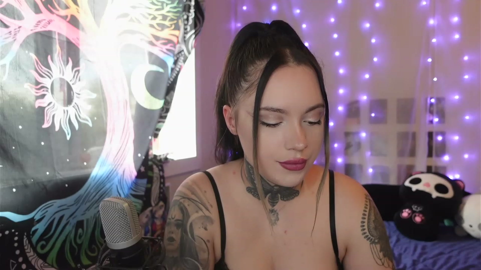 Gallery image thumbnail from hazelxxxoo's myfreecams stream on, 05/11/2023, 02:34 image 5 of 20