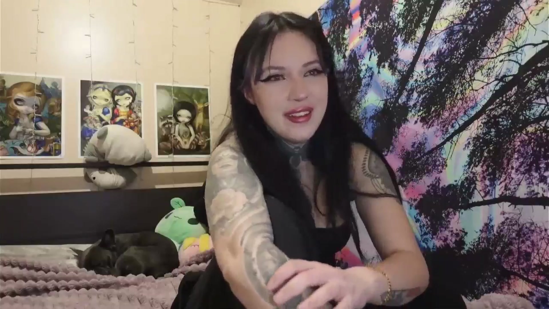 Gallery image thumbnail from hazelxxxoo's myfreecams stream on, 04/30/2024, 03:26 image 5 of 20