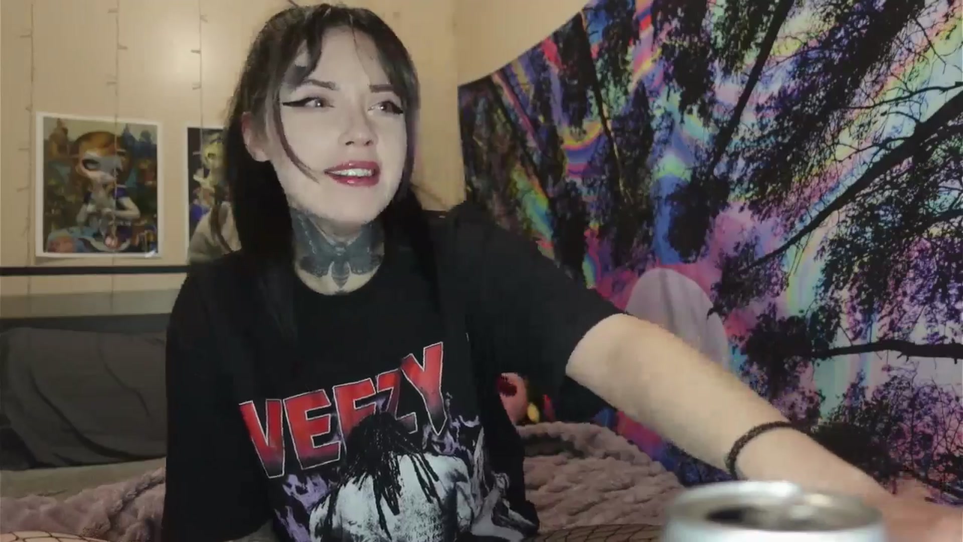 Gallery image thumbnail from hazelxxxoo's myfreecams stream on, 05/13/2024, 04:56 image 15 of 20