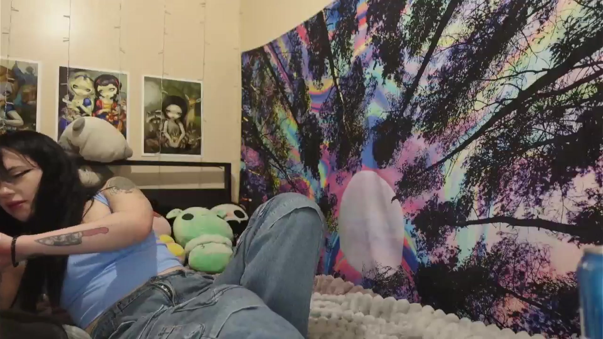 Gallery image thumbnail from hazelxxxoo's myfreecams stream on, 05/16/2024, 07:01 image 16 of 20