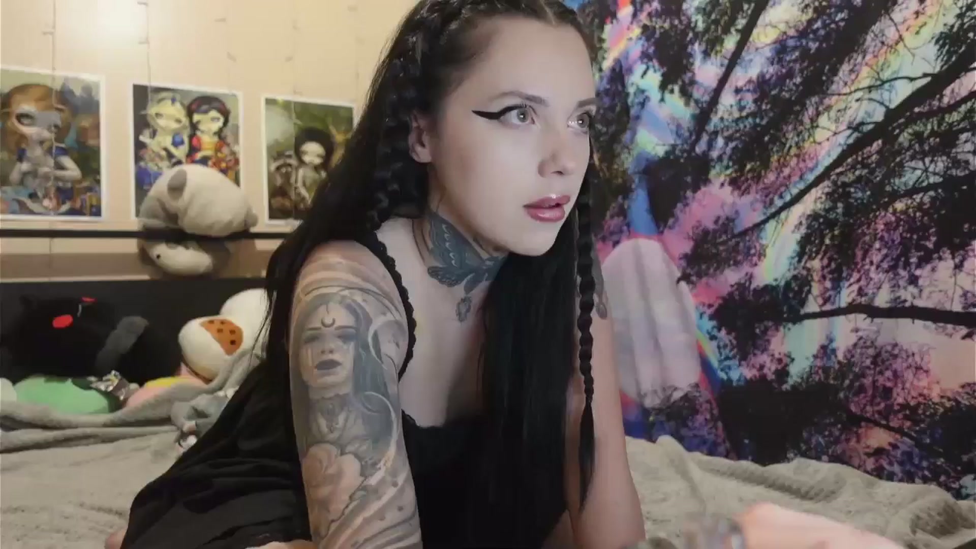 Gallery image thumbnail from hazelxxxoo's myfreecams stream on, 05/23/2024, 06:44 image 2 of 20