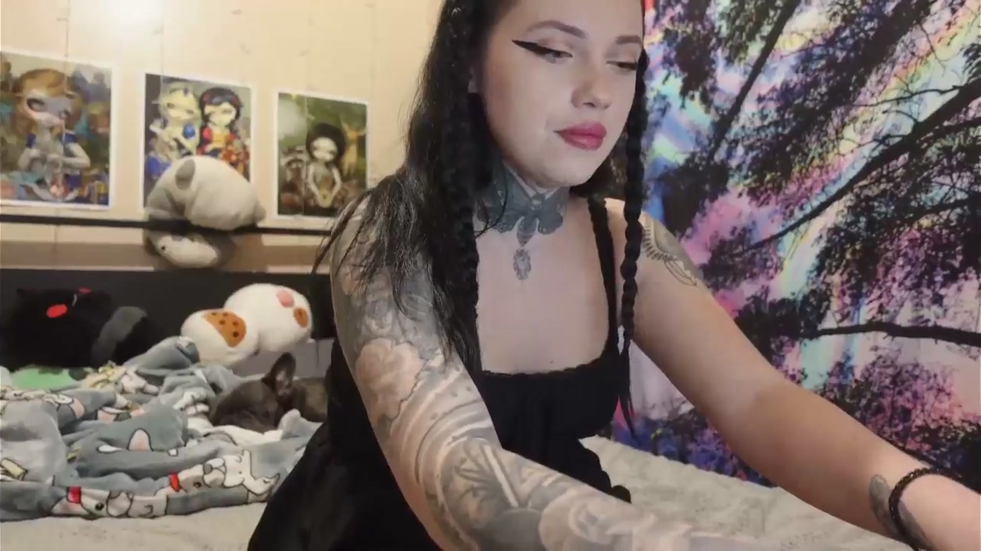 Gallery image thumbnail from hazelxxxoo's myfreecams stream on, 05/23/2024, 06:44 image 16 of 20