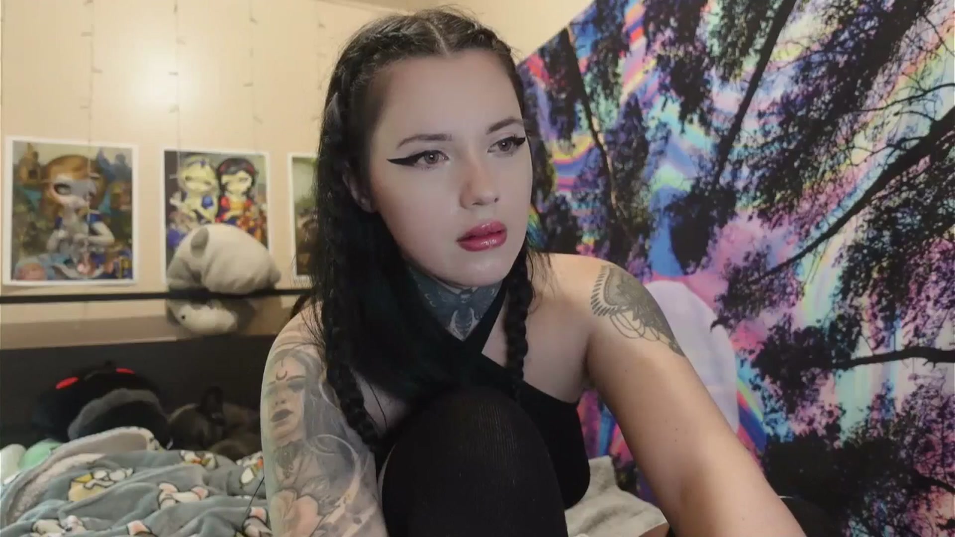 Gallery image thumbnail from hazelxxxoo's myfreecams stream on, 05/23/2024, 20:05 image 18 of 20