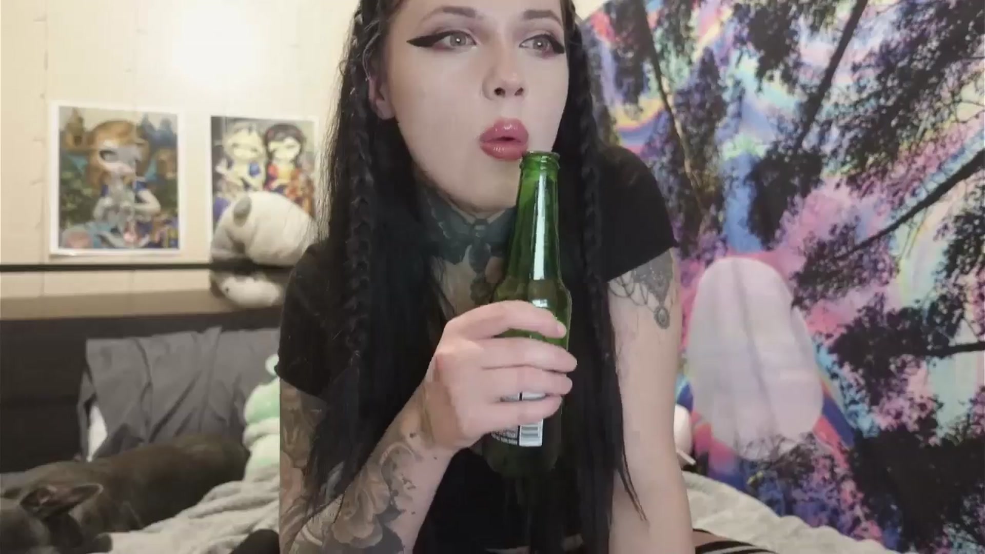 Gallery image thumbnail from hazelxxxoo's myfreecams stream on, 05/28/2024, 04:14 image 10 of 20