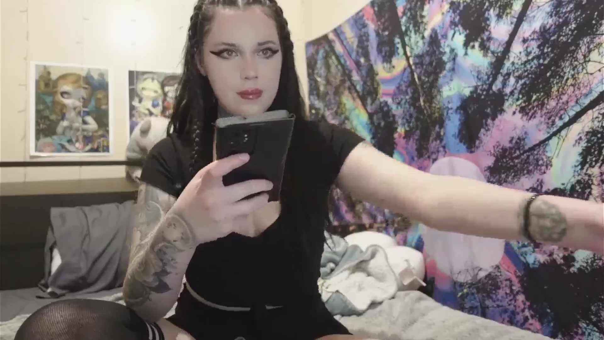 Gallery image thumbnail from hazelxxxoo's myfreecams stream on, 05/28/2024, 04:14 image 18 of 20