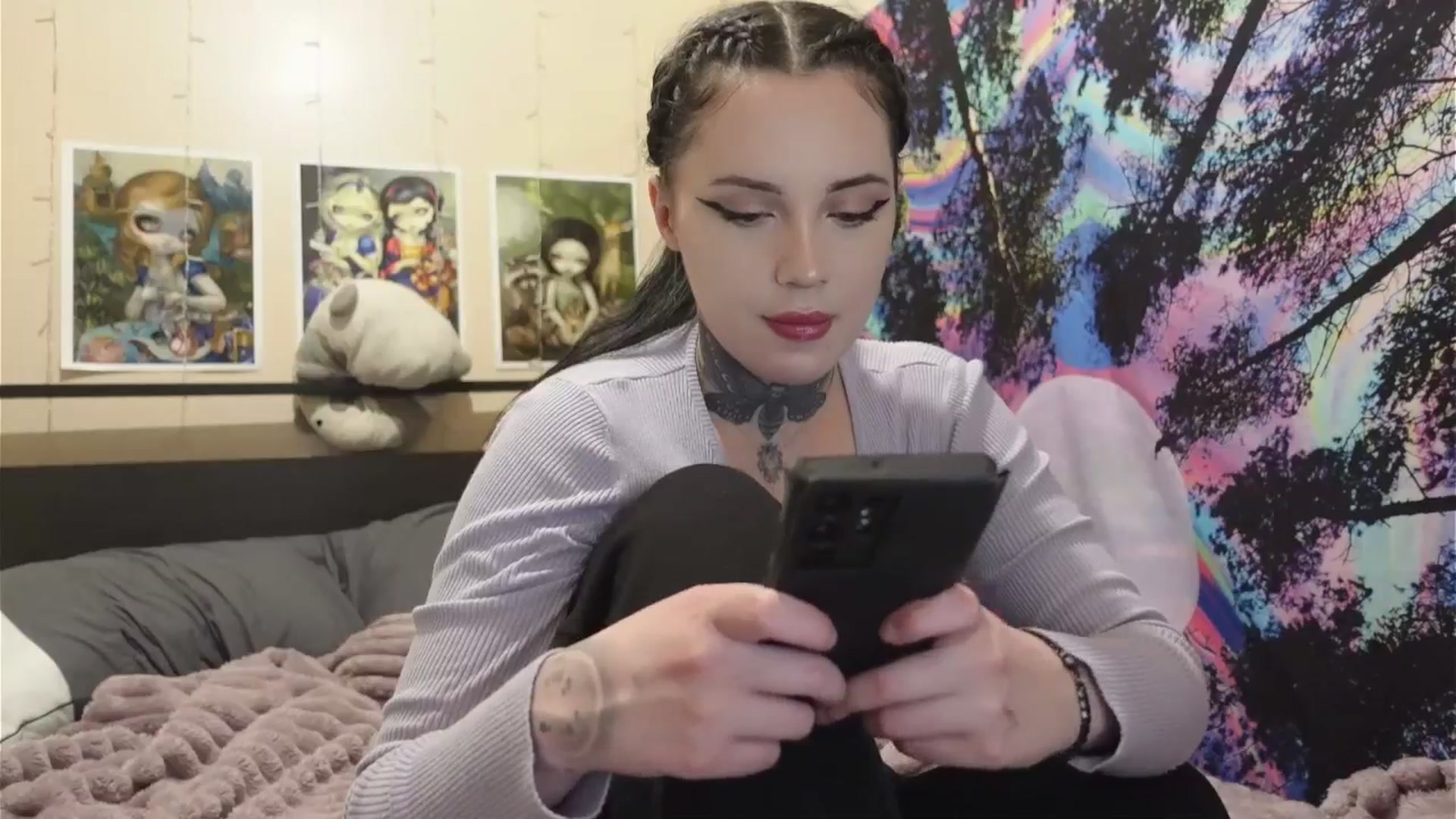 Gallery image thumbnail from hazelxxxoo's myfreecams stream on, 05/28/2024, 18:50 image 18 of 20
