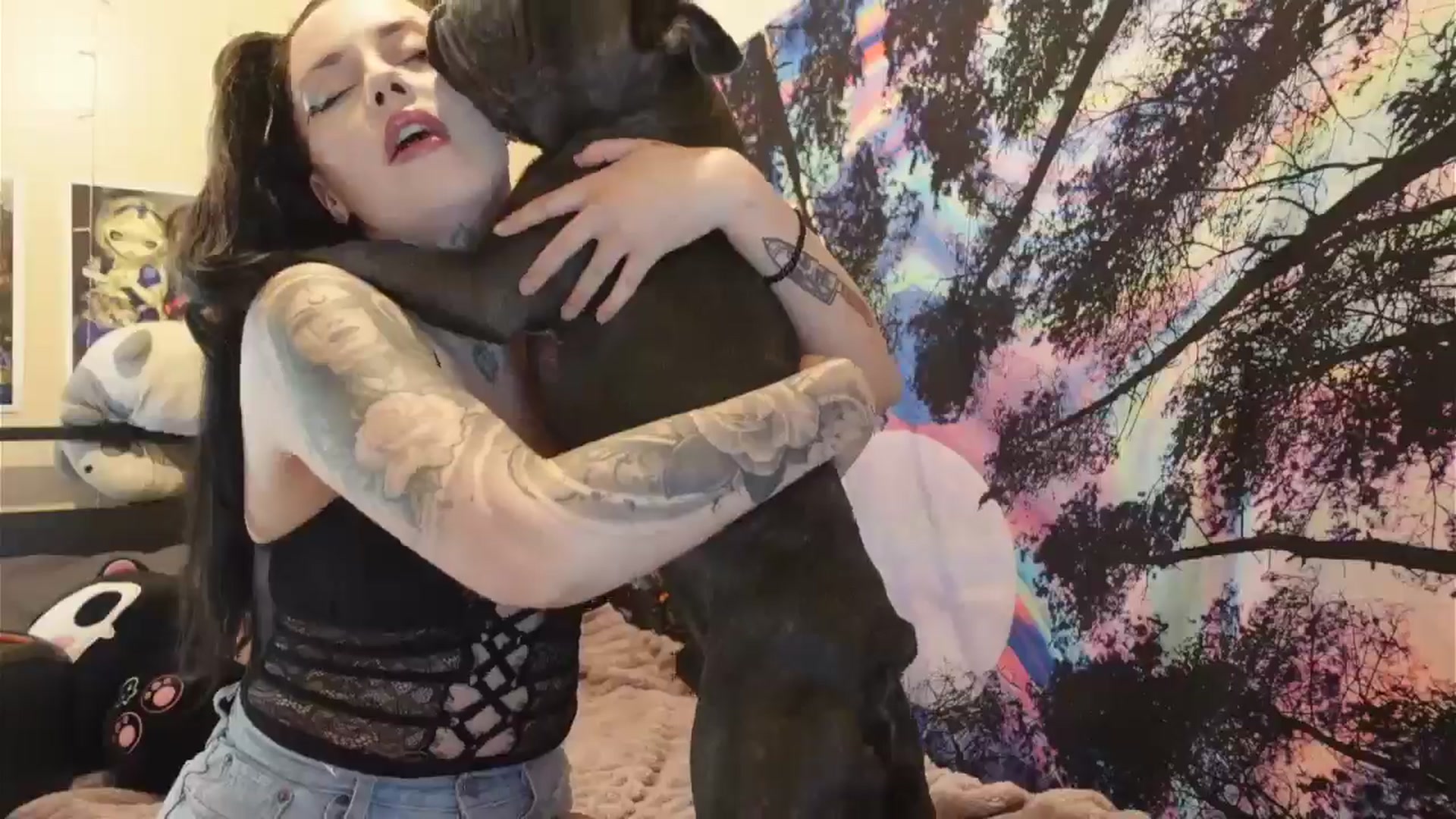 Gallery image thumbnail from hazelxxxoo's myfreecams stream on, 06/12/2024, 24:11 image 6 of 20