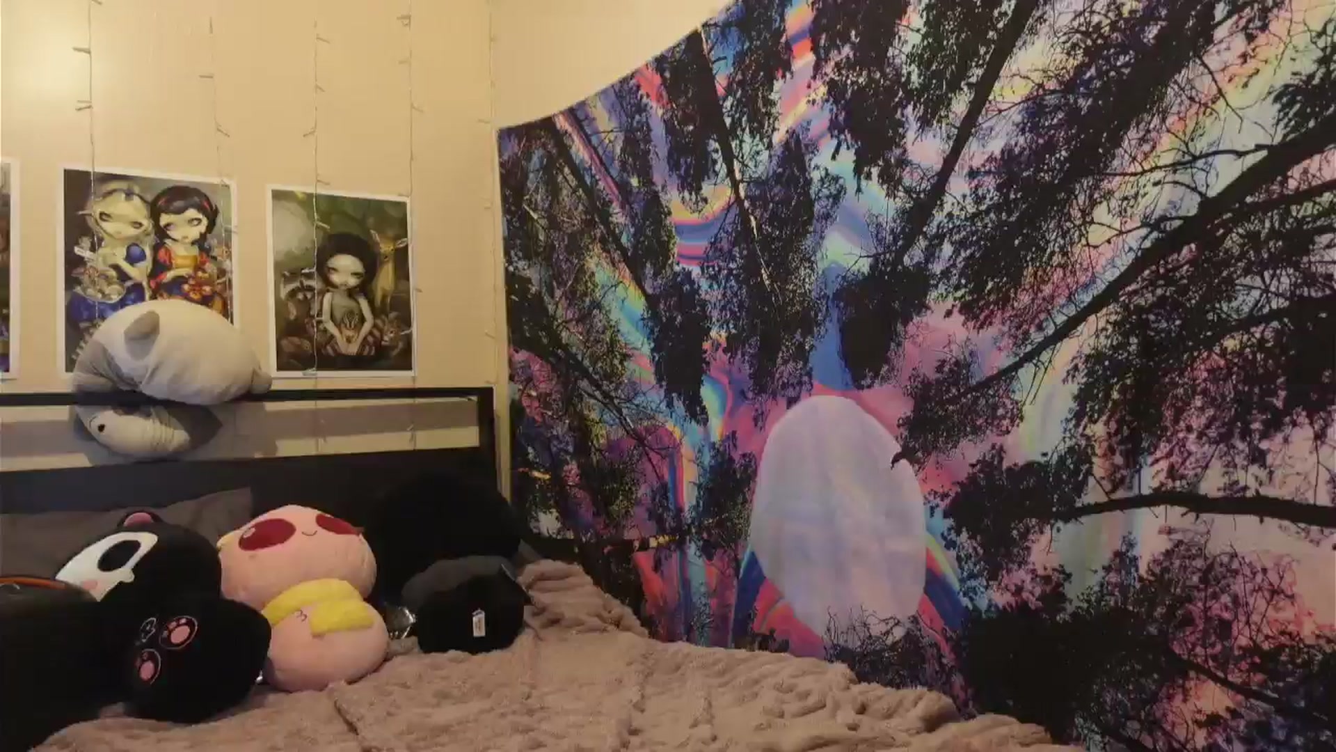 Gallery image thumbnail from hazelxxxoo's myfreecams stream on, 06/12/2024, 24:58 image 3 of 20