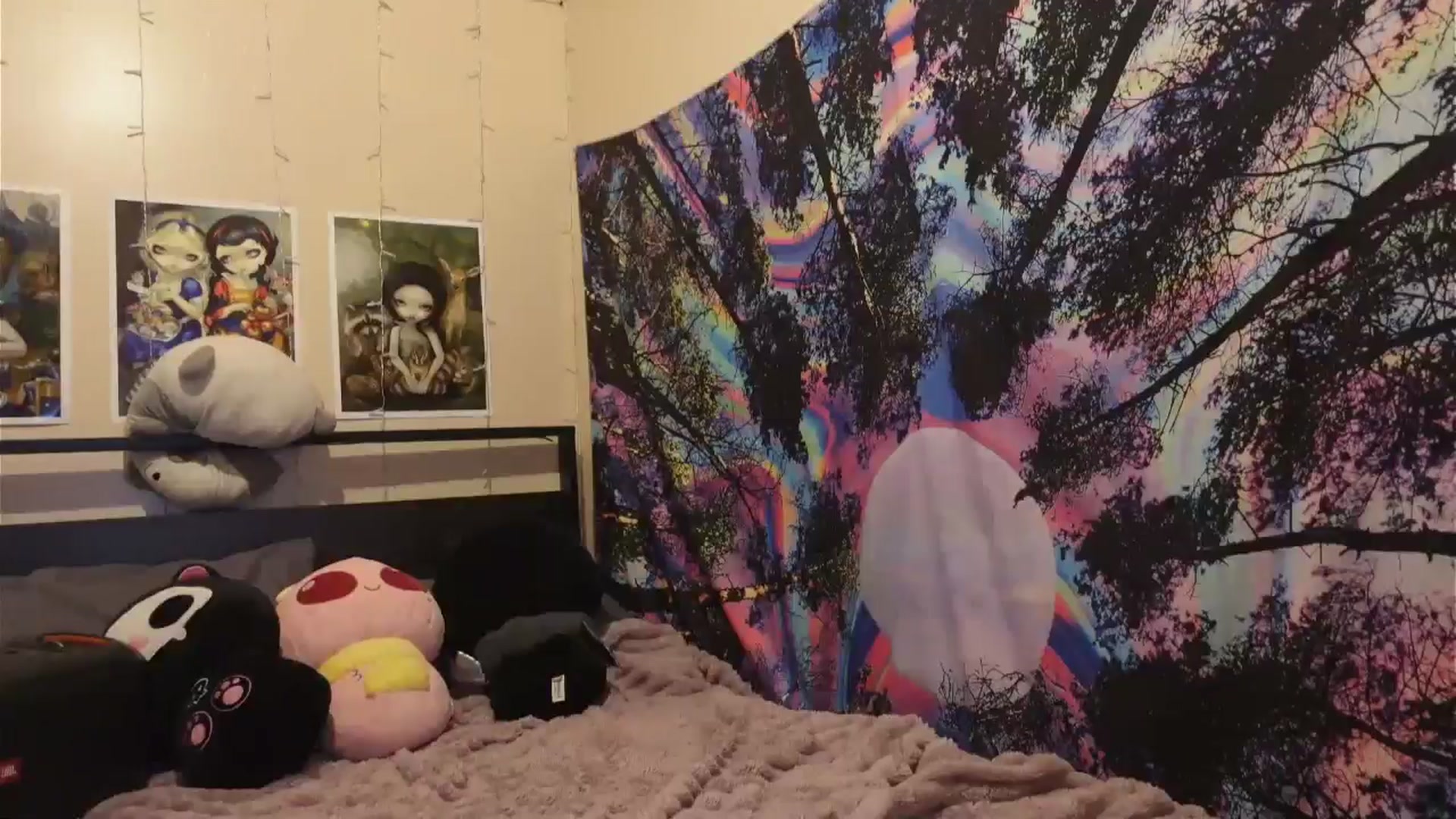Gallery image thumbnail from hazelxxxoo's myfreecams stream on, 06/12/2024, 01:26 image 20 of 20