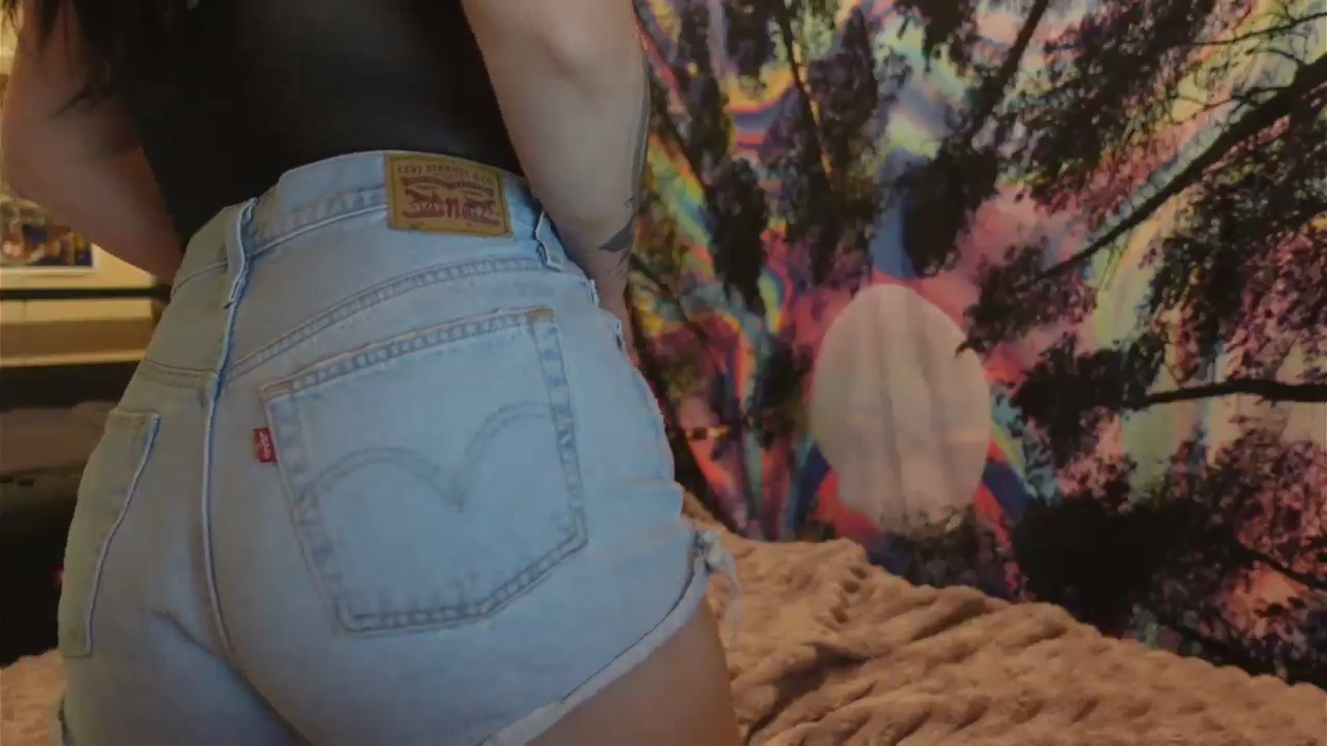 Gallery image thumbnail from hazelxxxoo's myfreecams stream on, 06/12/2024, 01:26 image 11 of 20