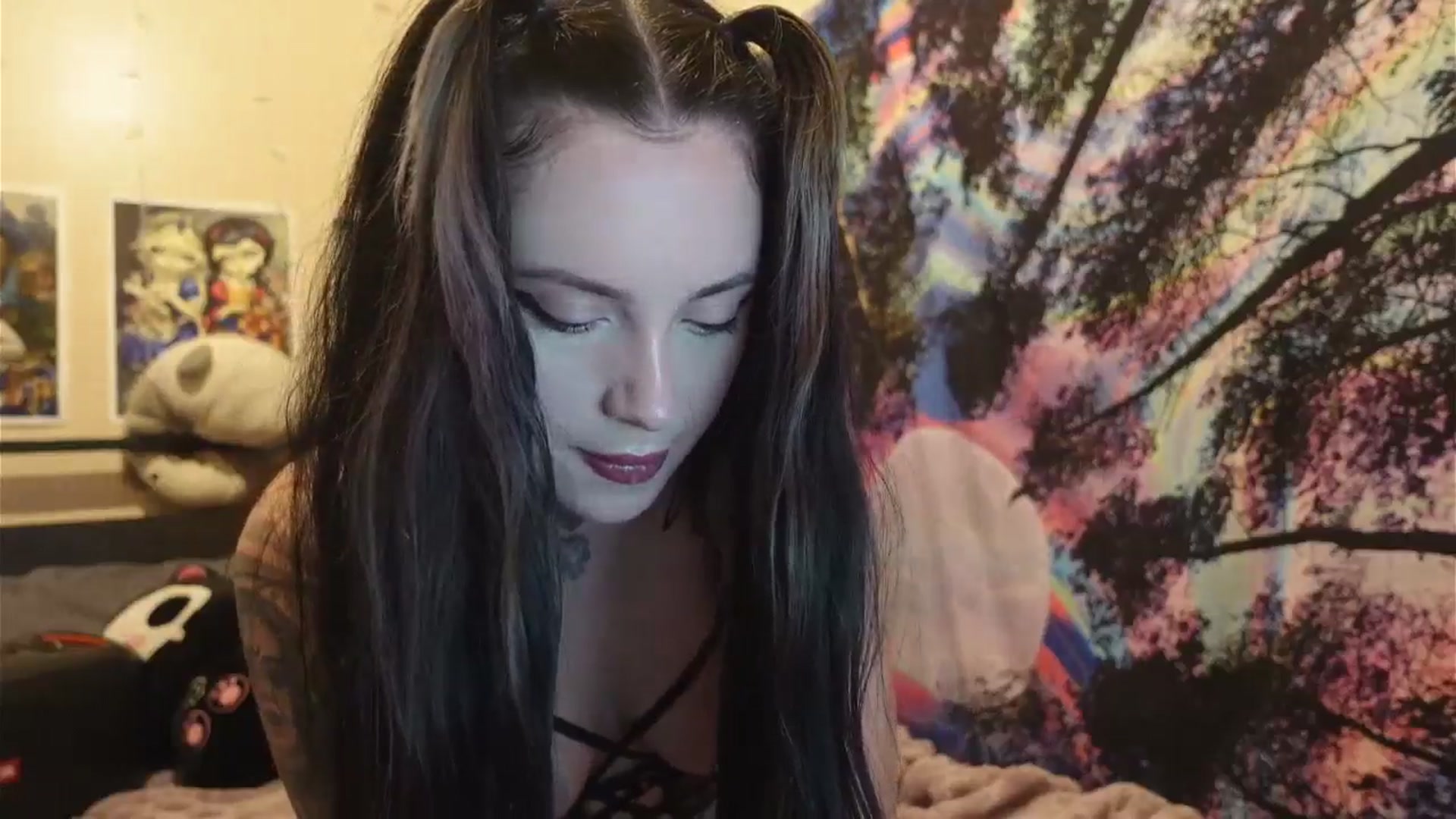 Gallery image thumbnail from hazelxxxoo's myfreecams stream on, 06/12/2024, 02:03 image 16 of 20