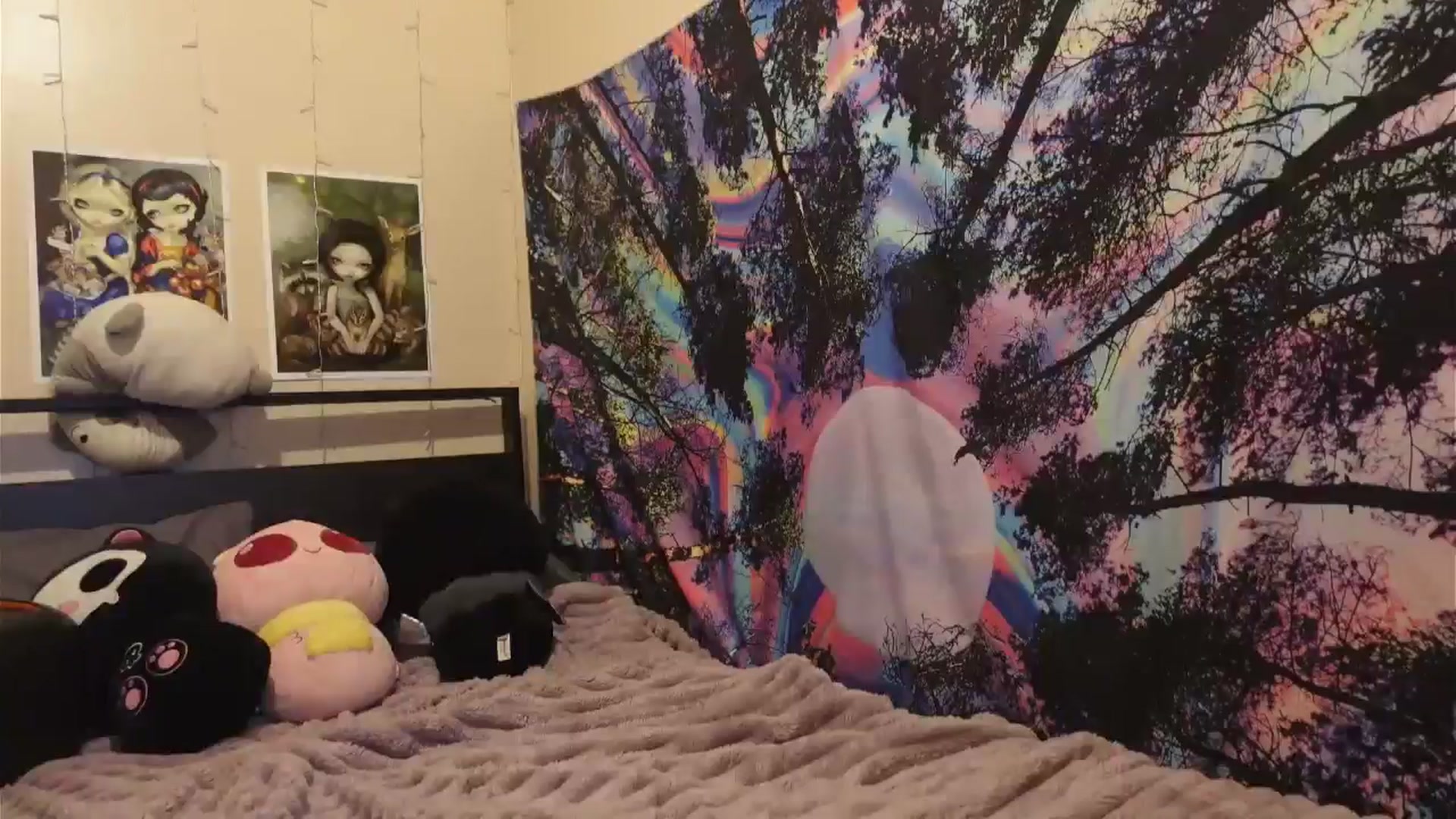 Gallery image thumbnail from hazelxxxoo's myfreecams stream on, 06/12/2024, 02:03 image 20 of 20