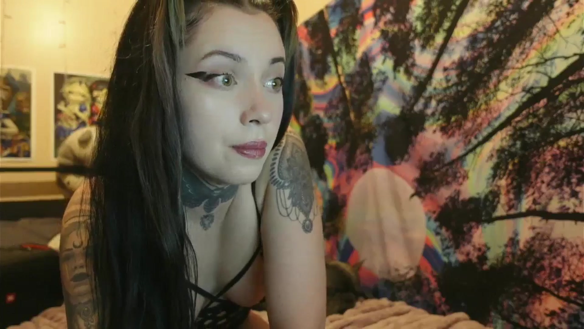 Gallery image thumbnail from hazelxxxoo's myfreecams stream on, 06/12/2024, 03:05 image 12 of 20