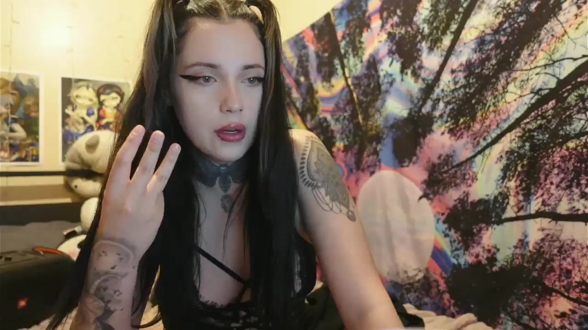 Gallery image thumbnail from hazelxxxoo's myfreecams stream on, 06/12/2024, 04:05 image 5 of 20