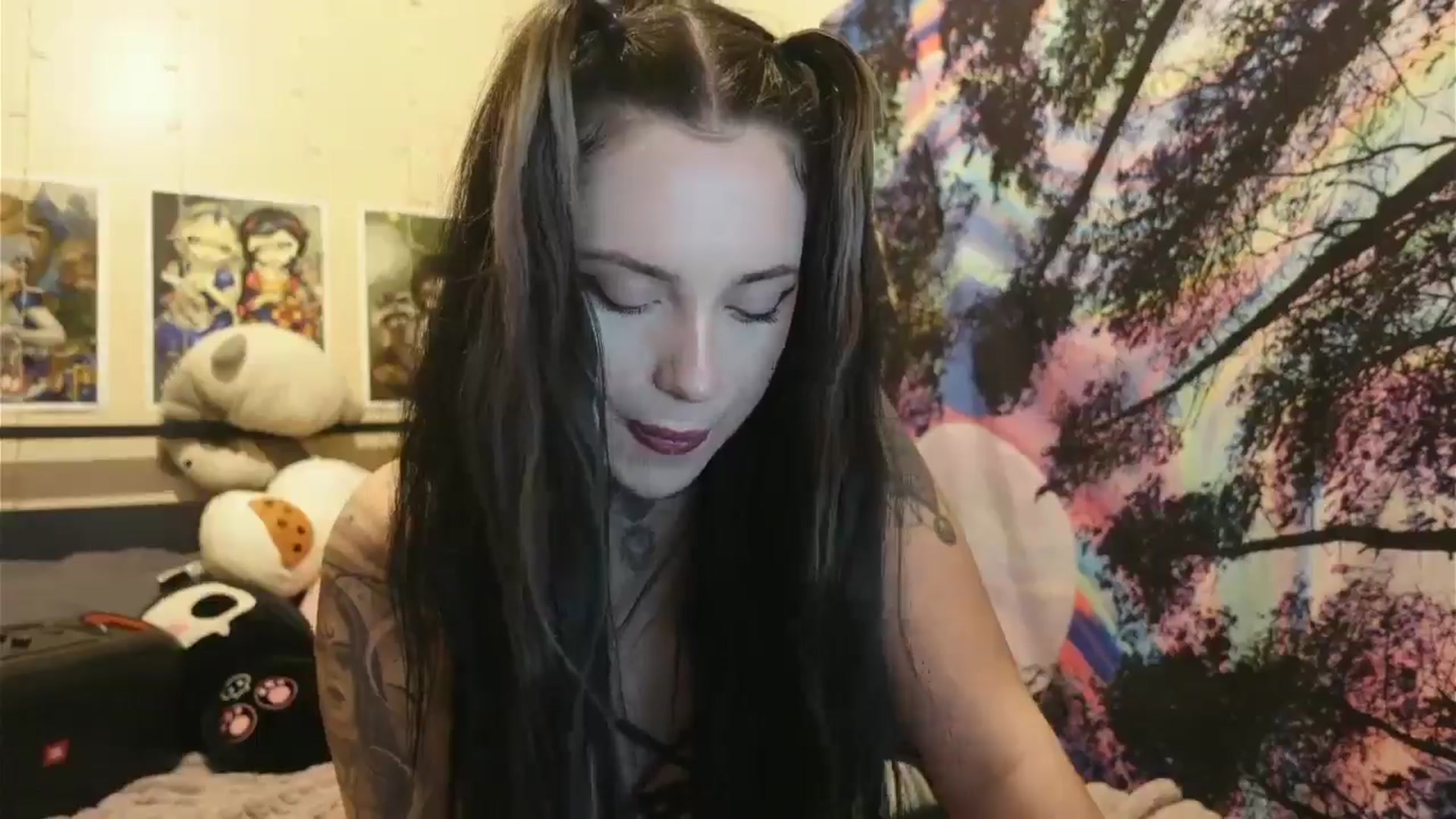 Gallery image thumbnail from hazelxxxoo's myfreecams stream on, 06/12/2024, 04:05 image 7 of 20