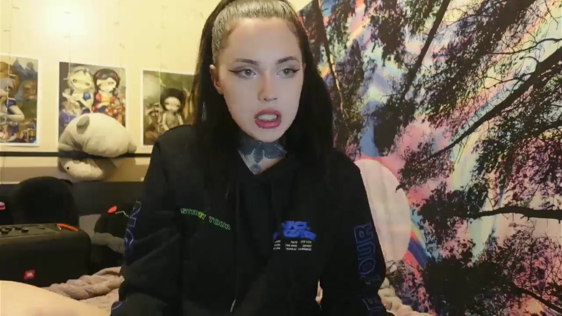 Gallery image thumbnail from hazelxxxoo's myfreecams stream on, 06/14/2024, 02:55 image 6 of 20