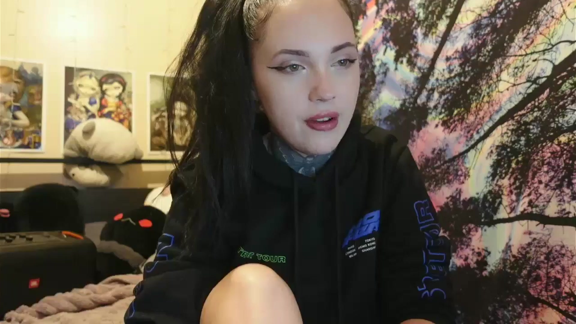 Gallery image thumbnail from hazelxxxoo's myfreecams stream on, 06/14/2024, 02:55 image 9 of 20