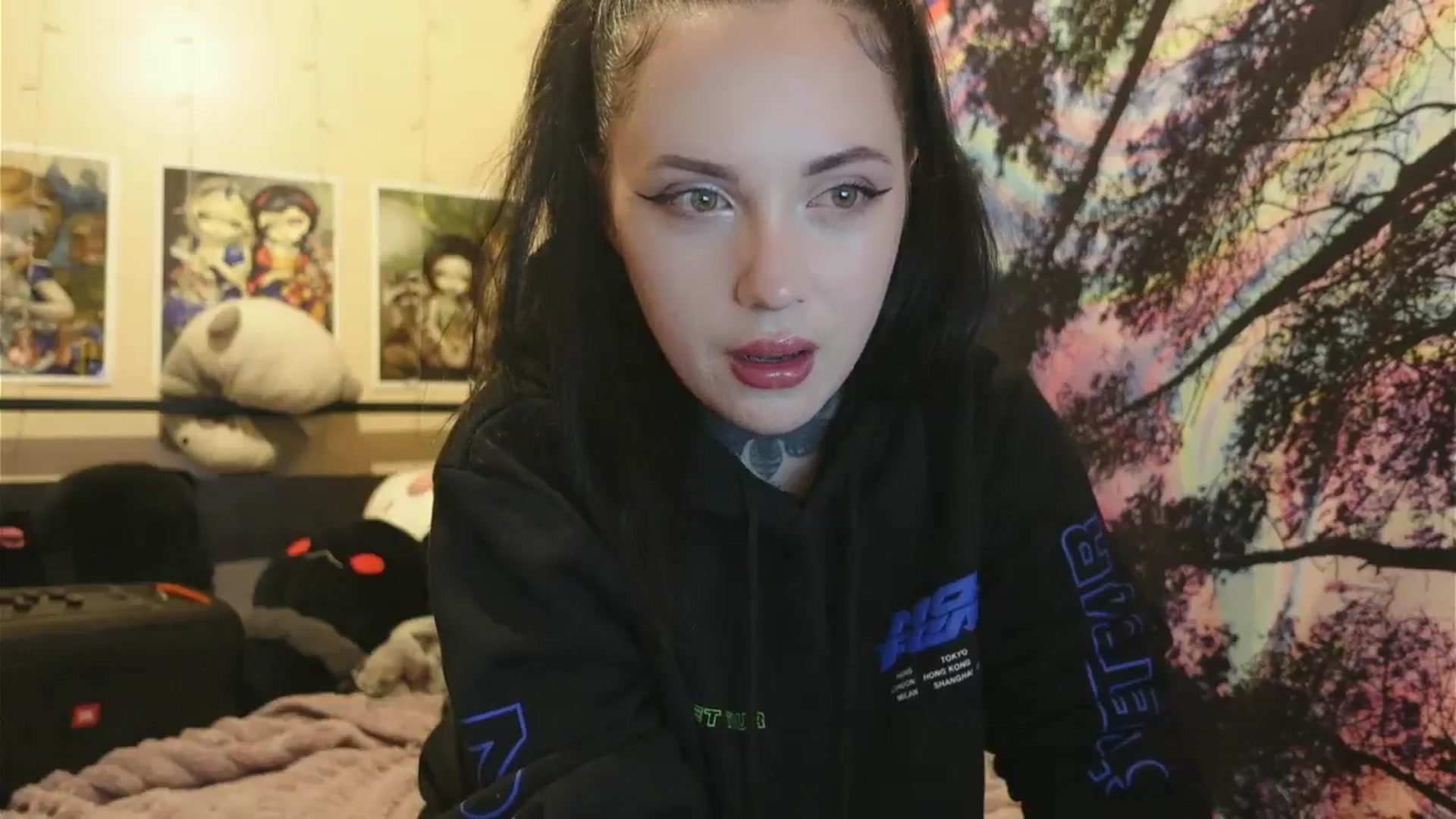 Gallery image thumbnail from hazelxxxoo's myfreecams stream on, 06/14/2024, 02:55 image 12 of 20