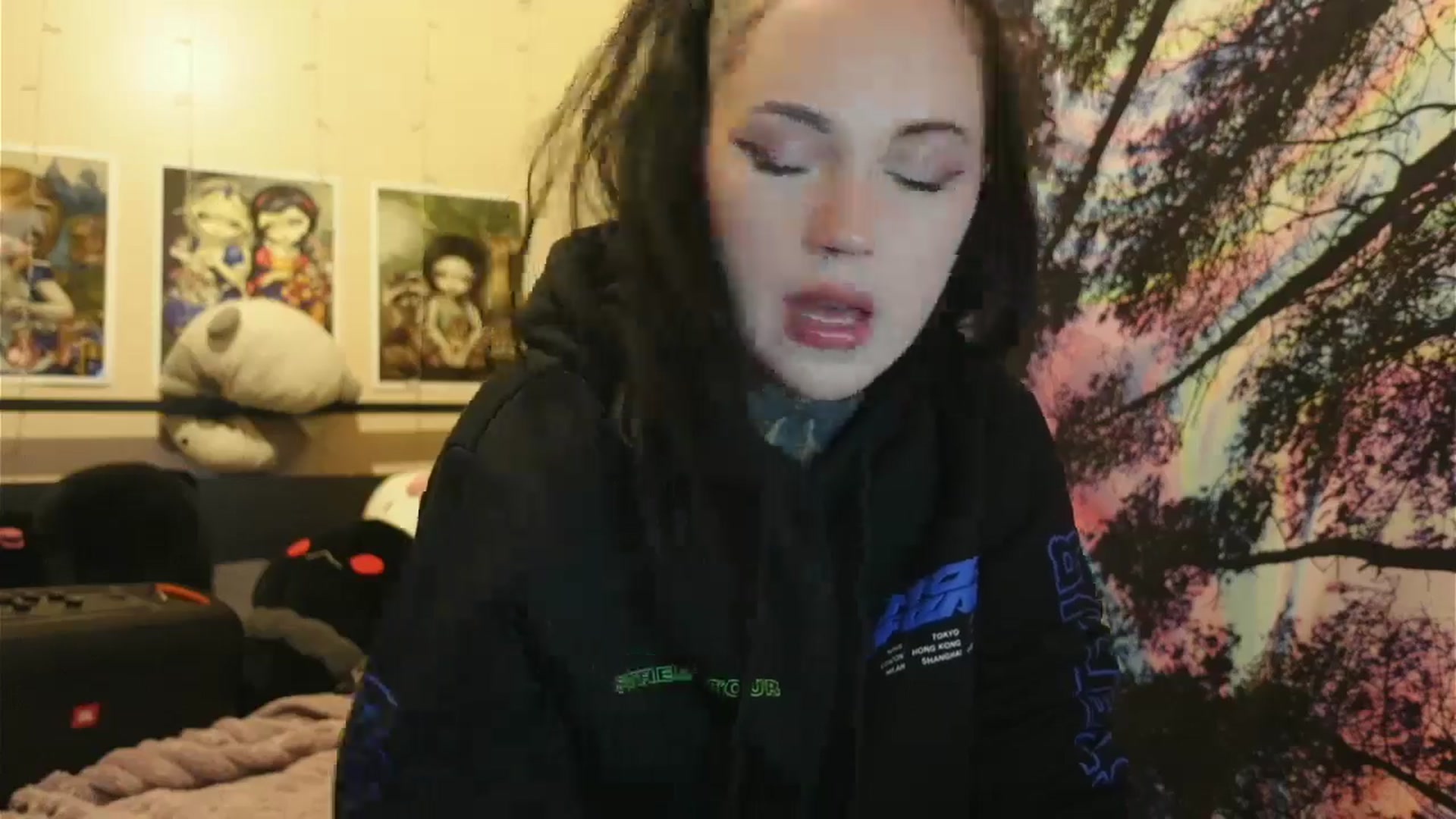Gallery image thumbnail from hazelxxxoo's myfreecams stream on, 06/14/2024, 02:55 image 14 of 20