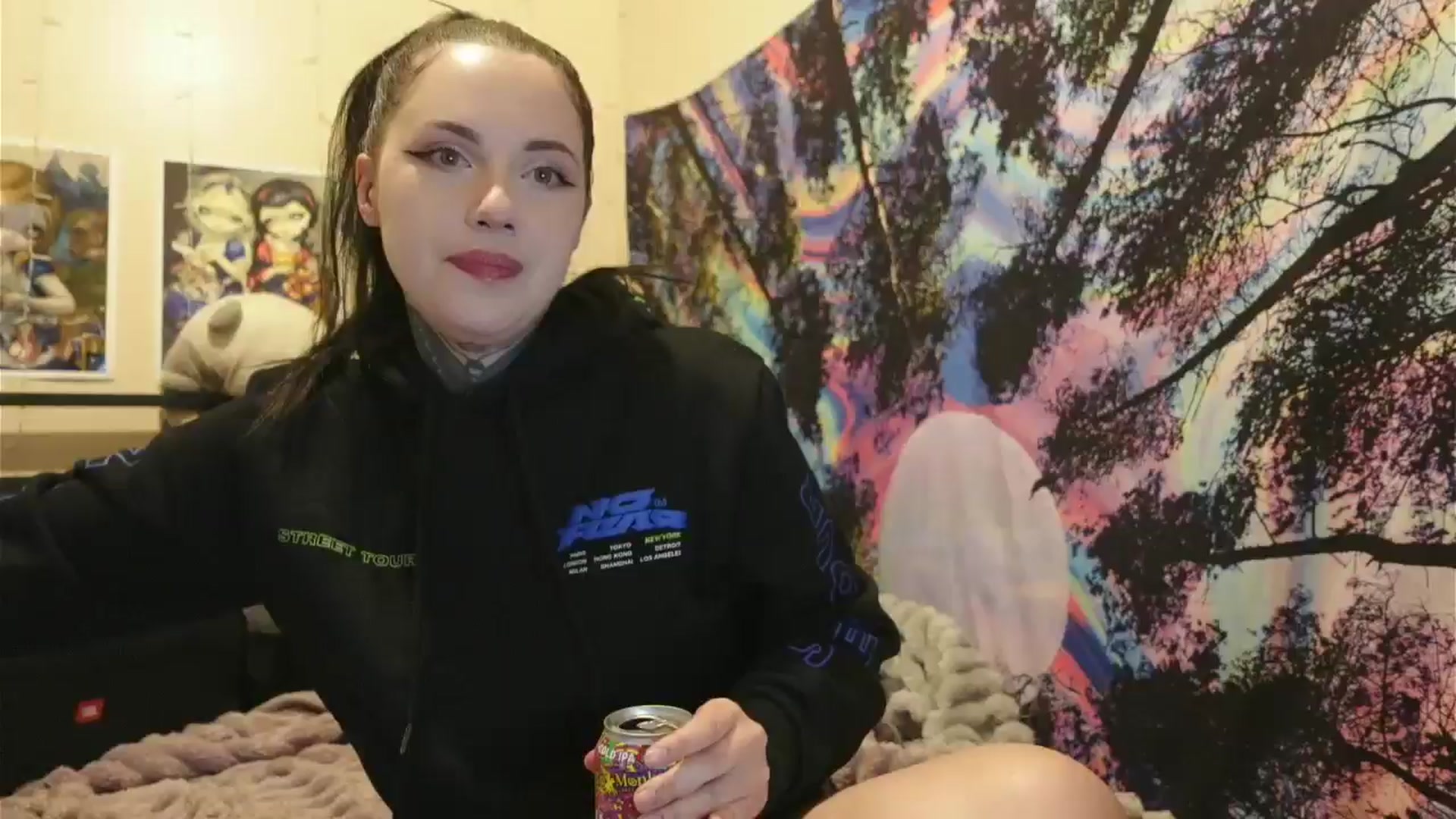 Gallery image thumbnail from hazelxxxoo's myfreecams stream on, 06/14/2024, 02:55 image 1 of 20