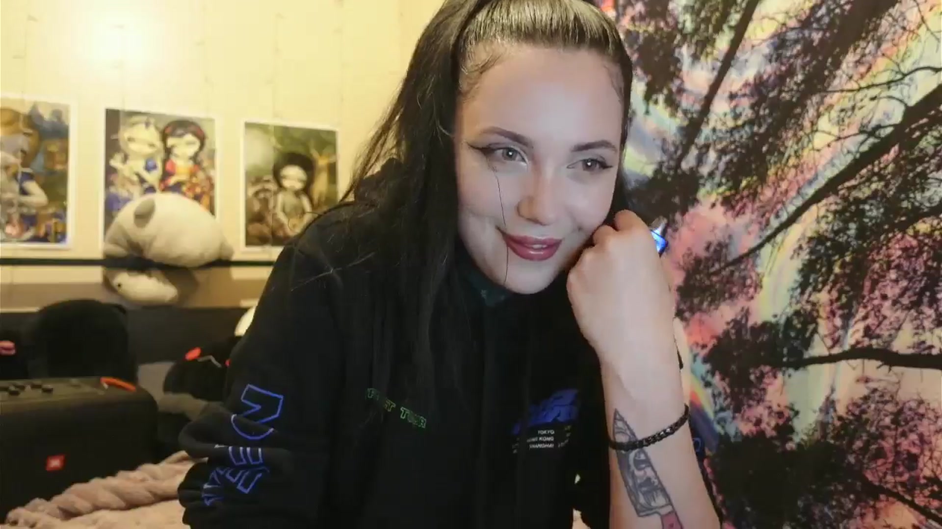 Gallery image thumbnail from hazelxxxoo's myfreecams stream on, 06/14/2024, 02:55 image 18 of 20