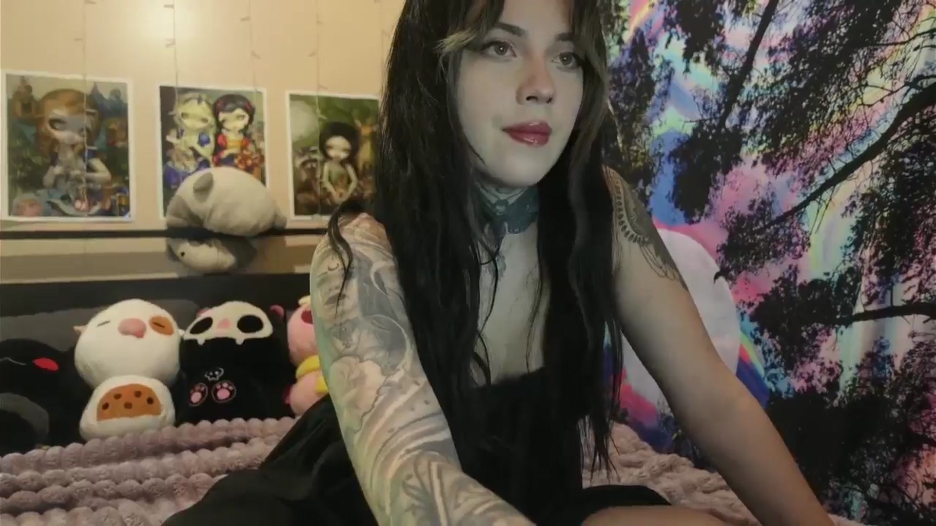 Gallery image thumbnail from hazelxxxoo's myfreecams stream on, 06/15/2024, 18:32 image 5 of 20