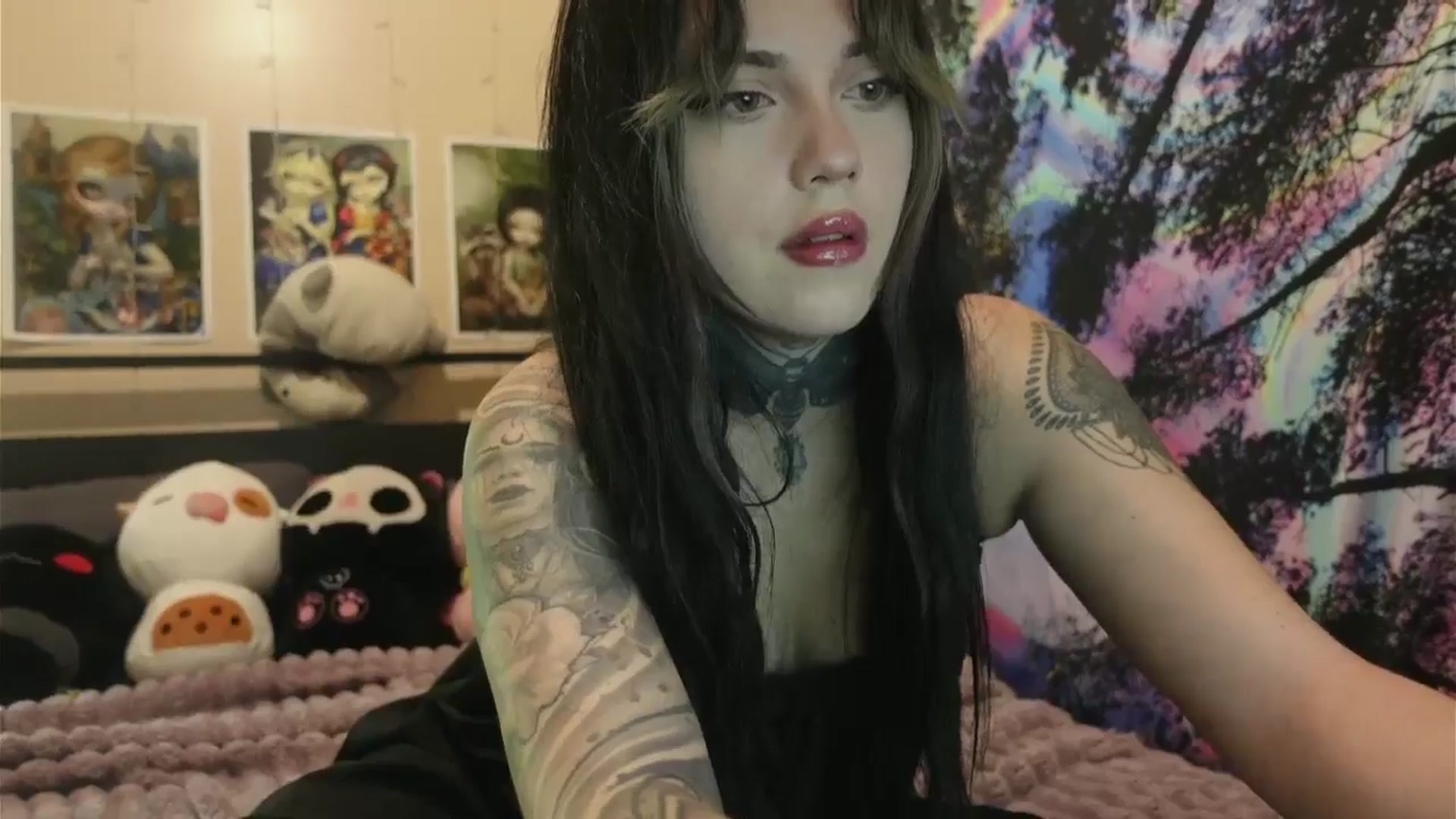 Gallery image thumbnail from hazelxxxoo's myfreecams stream on, 06/15/2024, 18:32 image 6 of 20