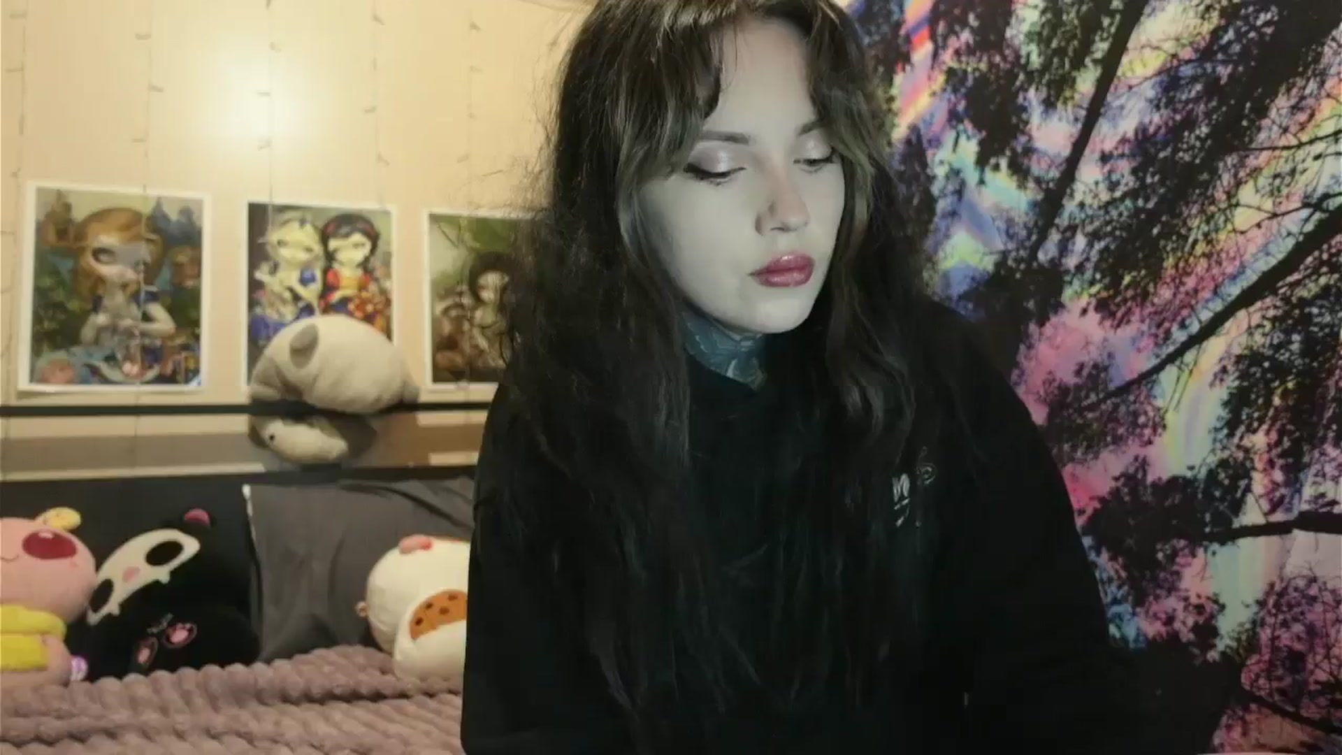 Gallery image thumbnail from hazelxxxoo's myfreecams stream on, 06/19/2024, 01:14 image 5 of 20