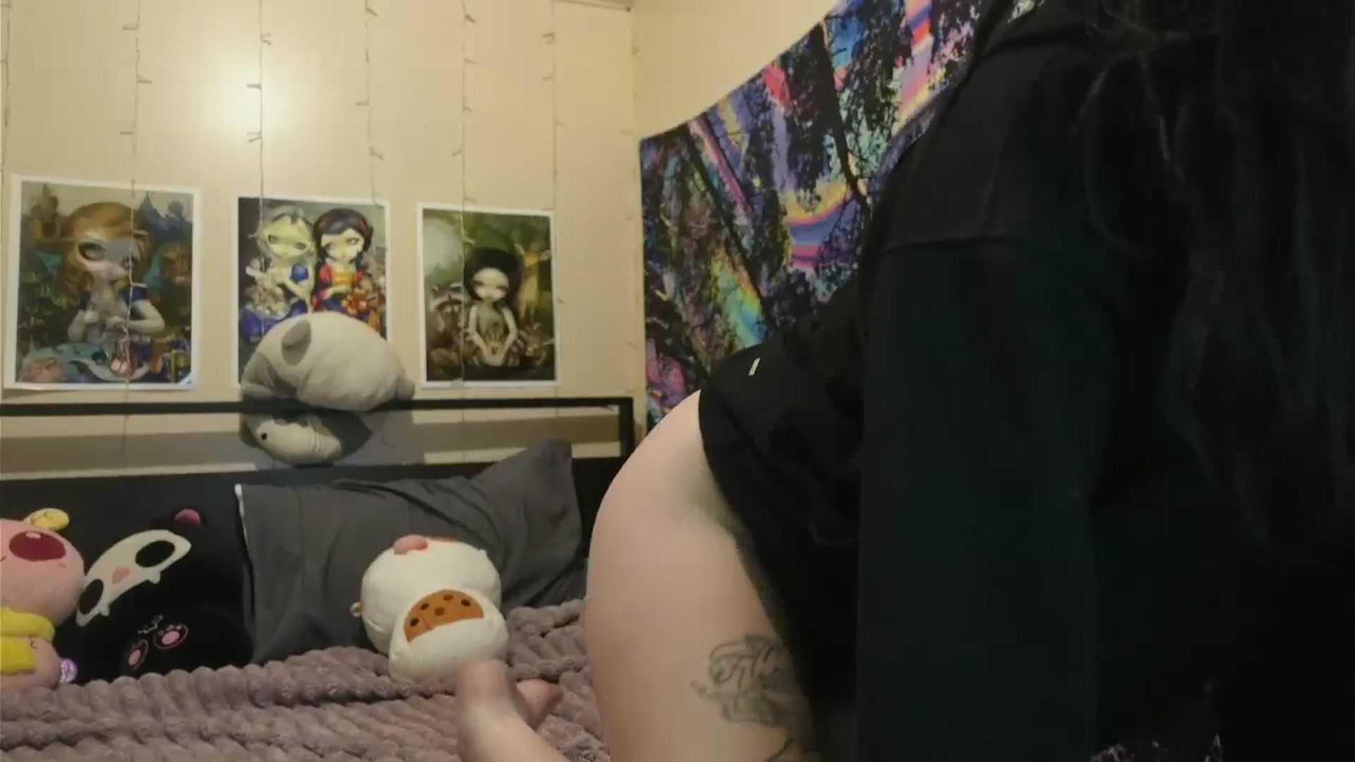 Gallery image thumbnail from hazelxxxoo's myfreecams stream on, 06/19/2024, 01:14 image 10 of 20