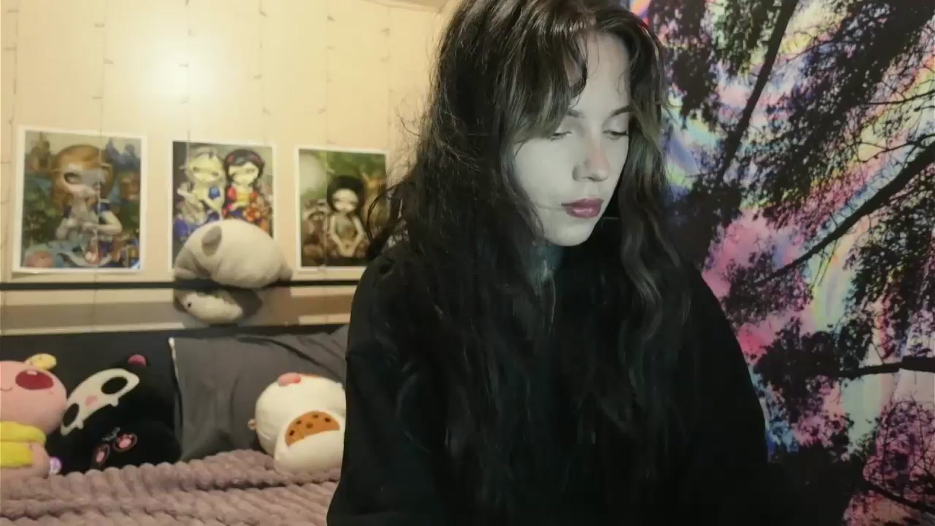 Gallery image thumbnail from hazelxxxoo's myfreecams stream on, 06/19/2024, 01:14 image 9 of 20