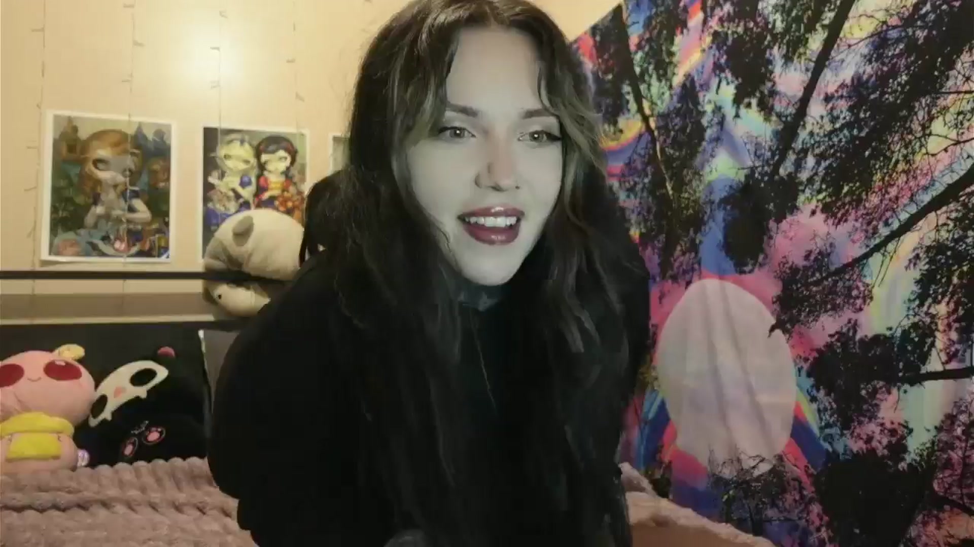 Gallery image thumbnail from hazelxxxoo's myfreecams stream on, 06/19/2024, 01:14 image 20 of 20