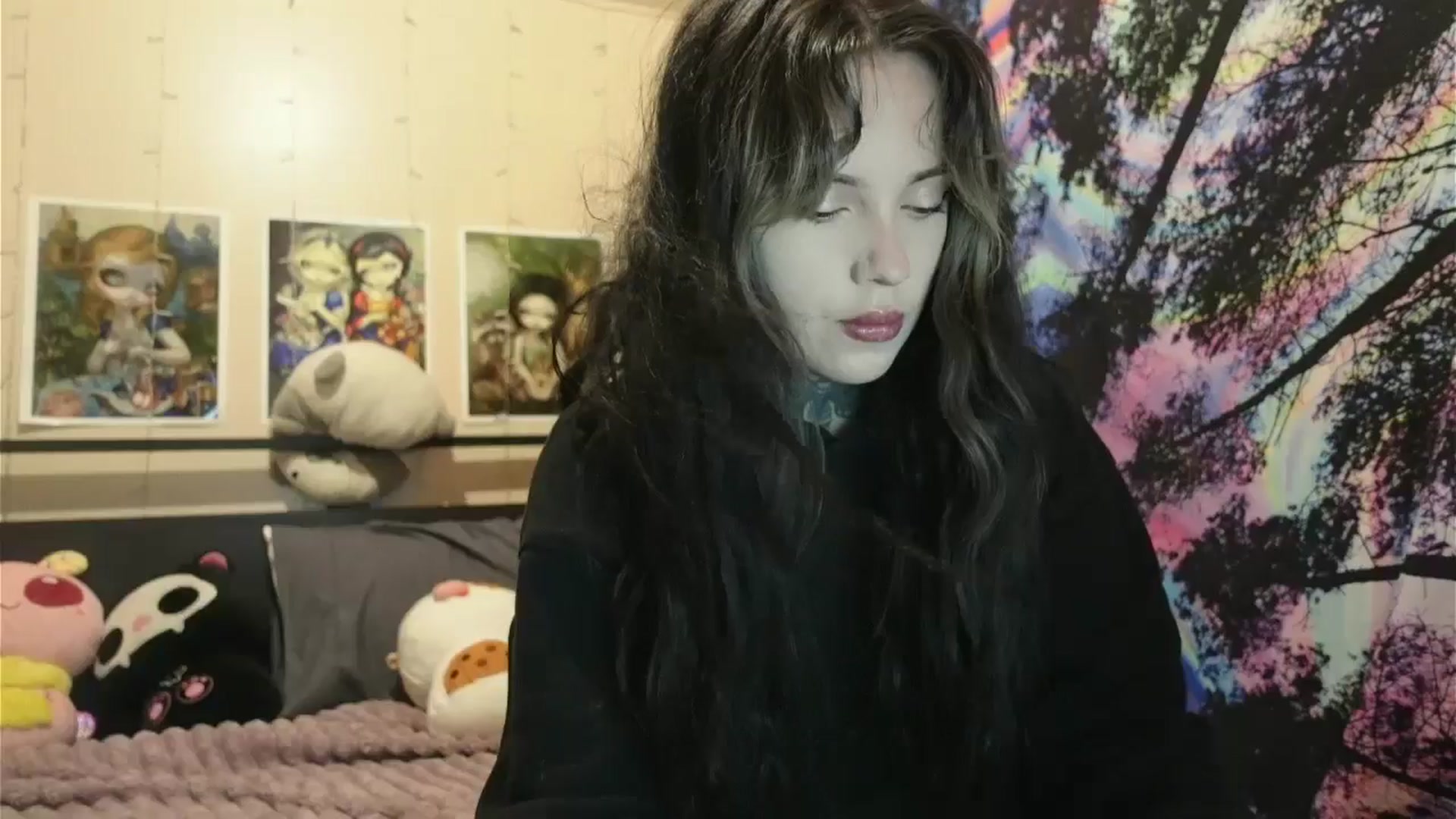 Gallery image thumbnail from hazelxxxoo's myfreecams stream on, 06/19/2024, 01:14 image 8 of 20