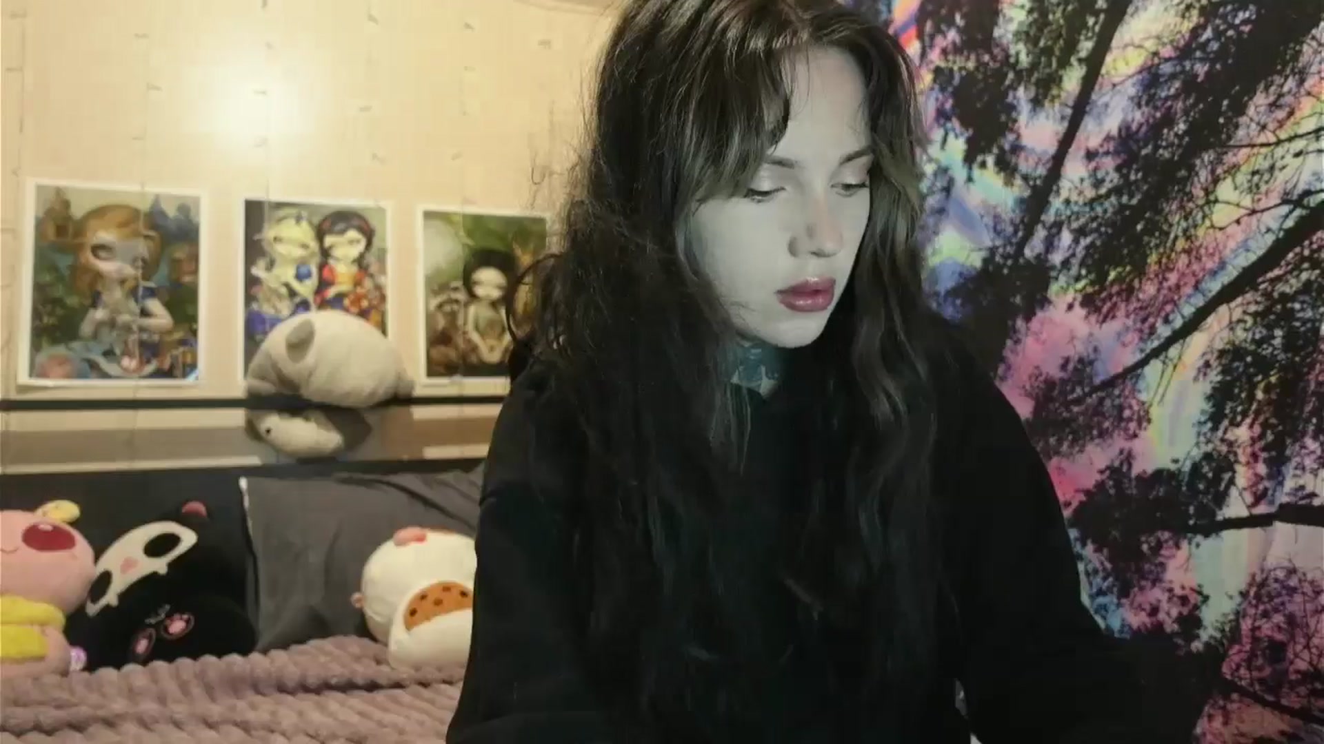 Gallery image thumbnail from hazelxxxoo's myfreecams stream on, 06/19/2024, 01:14 image 7 of 20