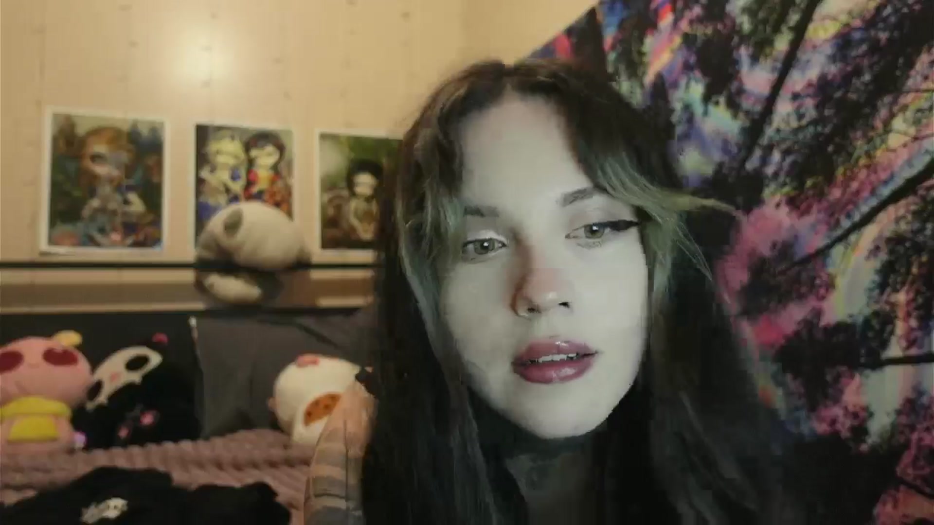 Gallery image thumbnail from hazelxxxoo's myfreecams stream on, 06/19/2024, 01:44 image 16 of 20