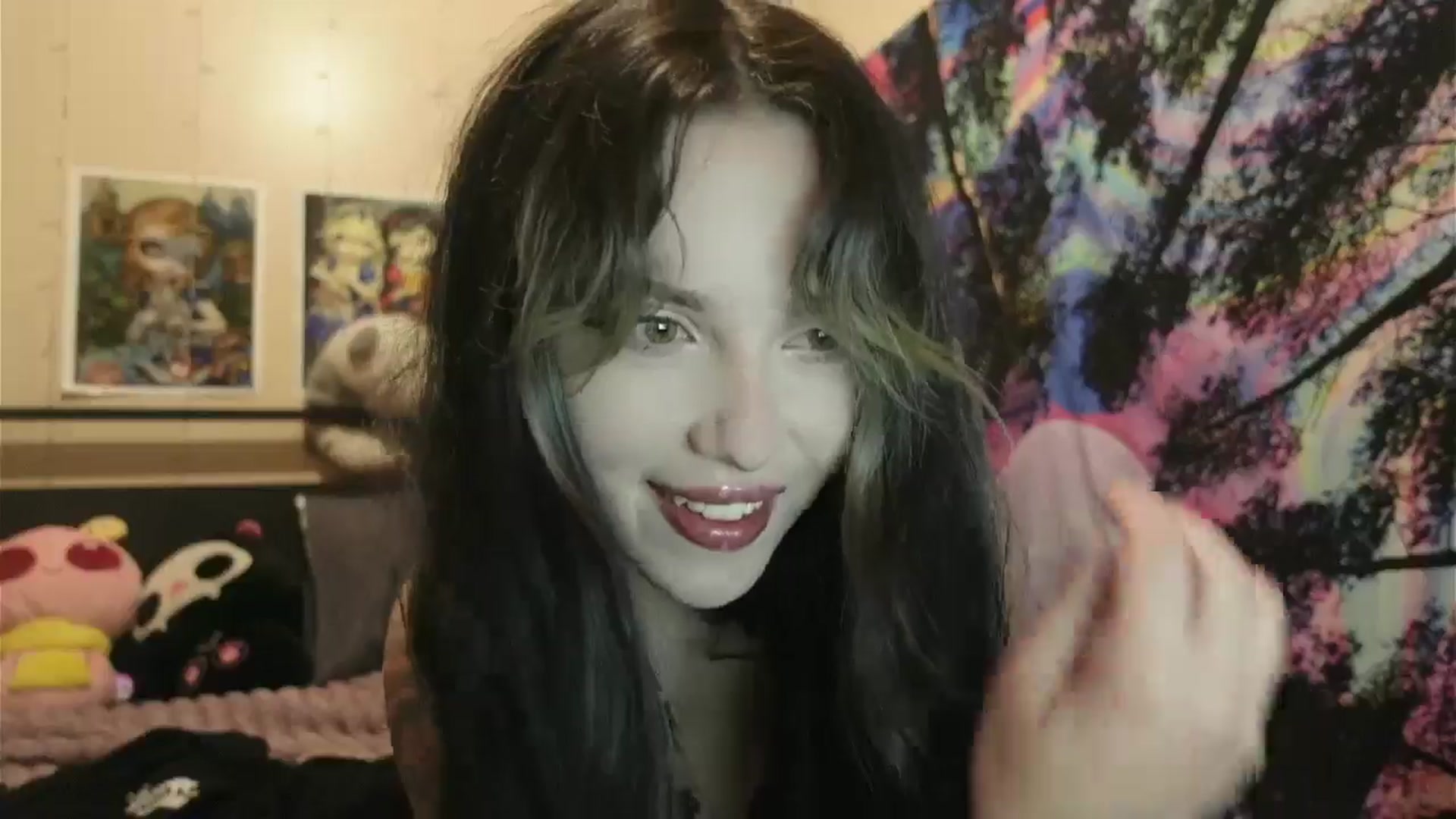 Gallery image thumbnail from hazelxxxoo's myfreecams stream on, 06/19/2024, 01:44 image 14 of 20