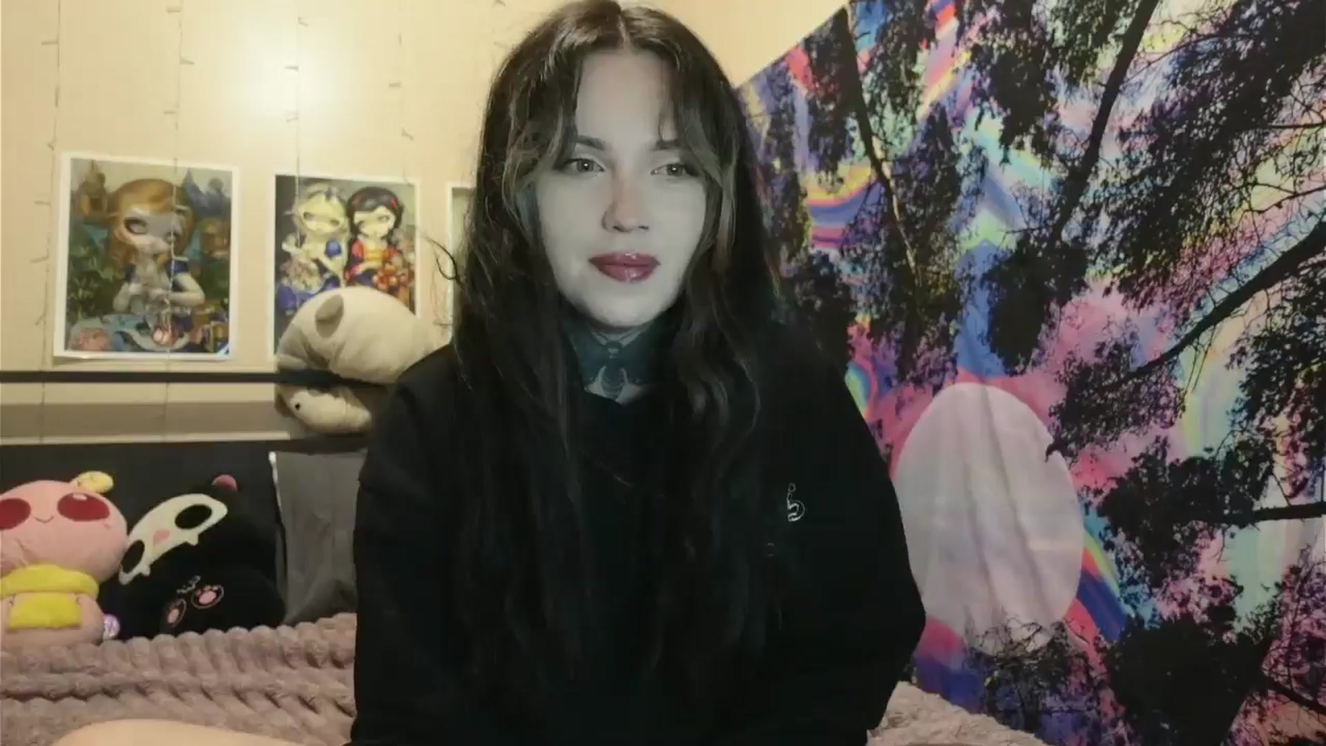 Gallery image thumbnail from hazelxxxoo's myfreecams stream on, 06/19/2024, 01:44 image 7 of 20