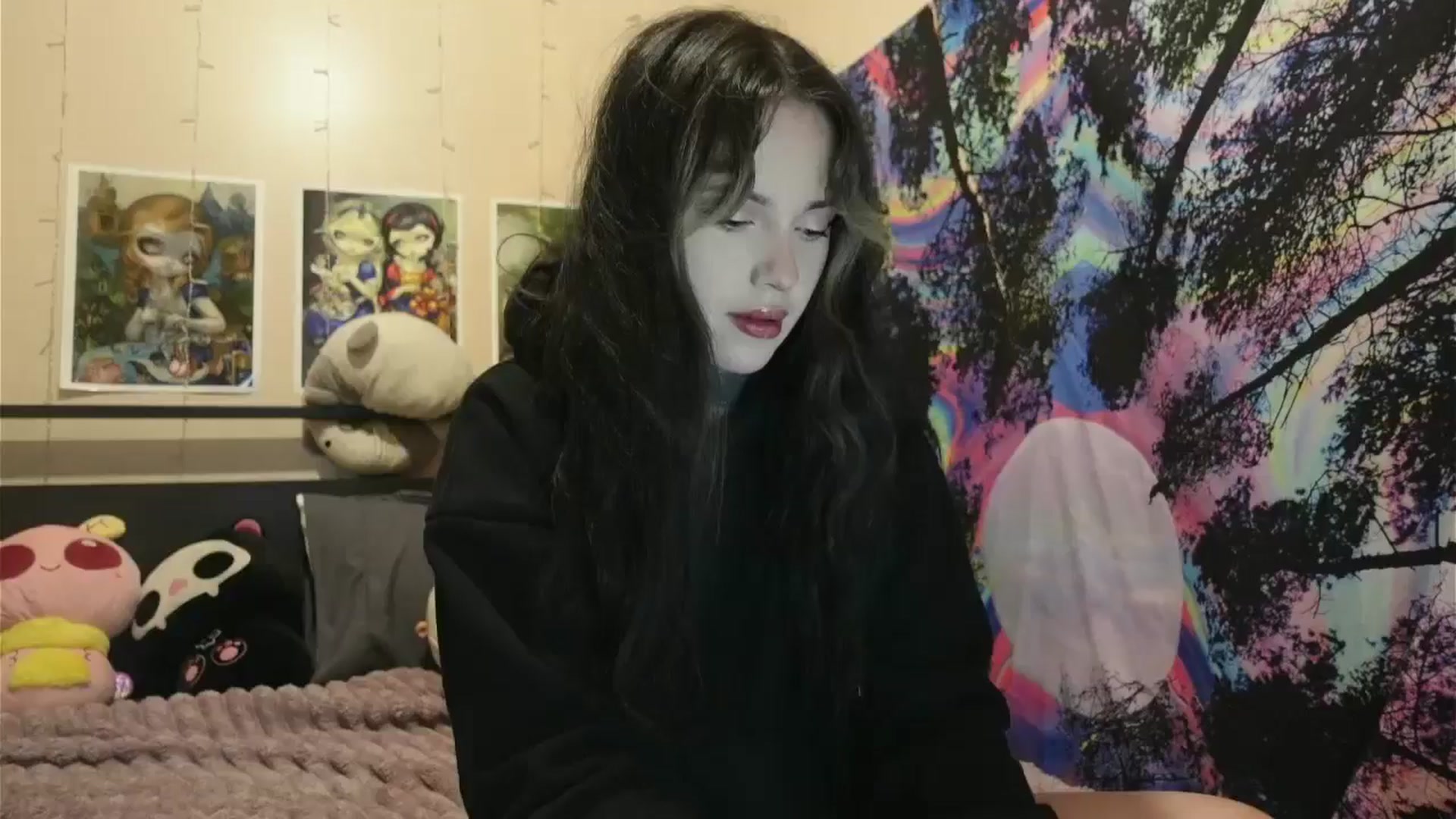 Gallery image thumbnail from hazelxxxoo's myfreecams stream on, 06/19/2024, 01:44 image 1 of 20