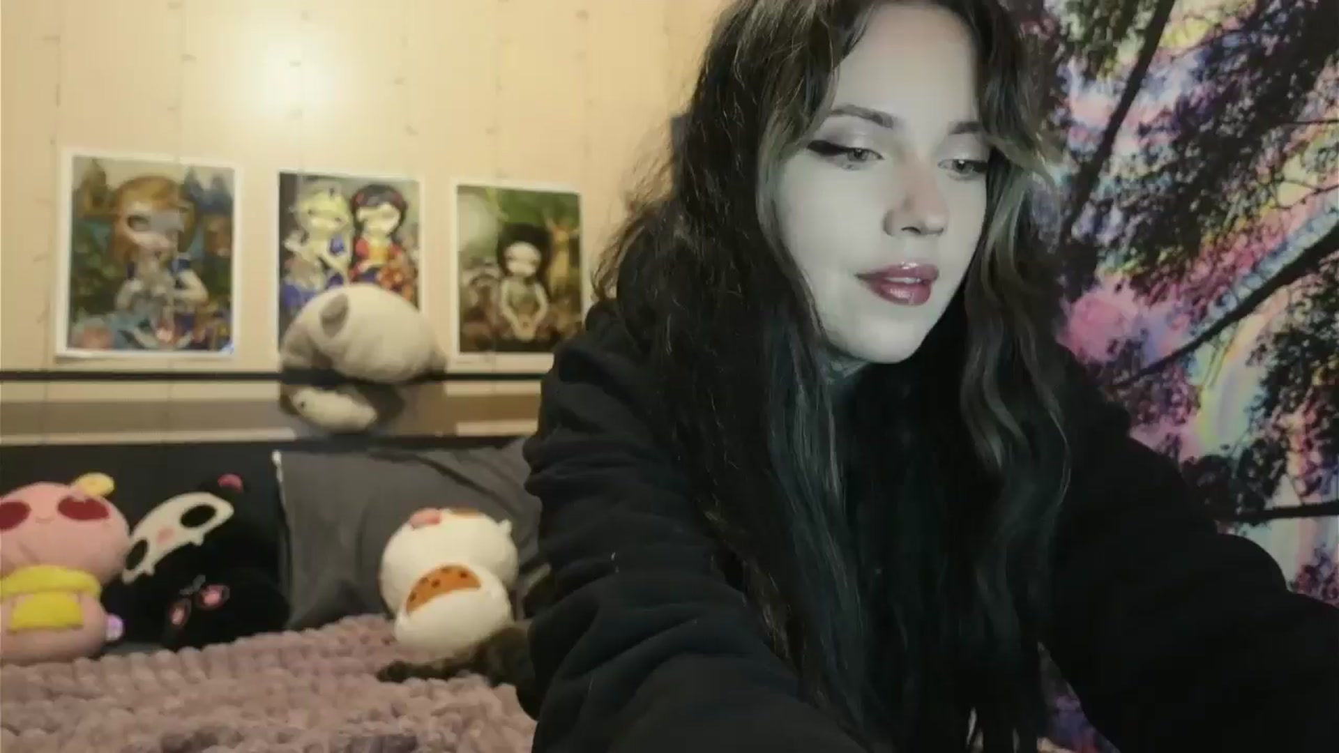 Gallery image thumbnail from hazelxxxoo's myfreecams stream on, 06/19/2024, 03:07 image 1 of 20
