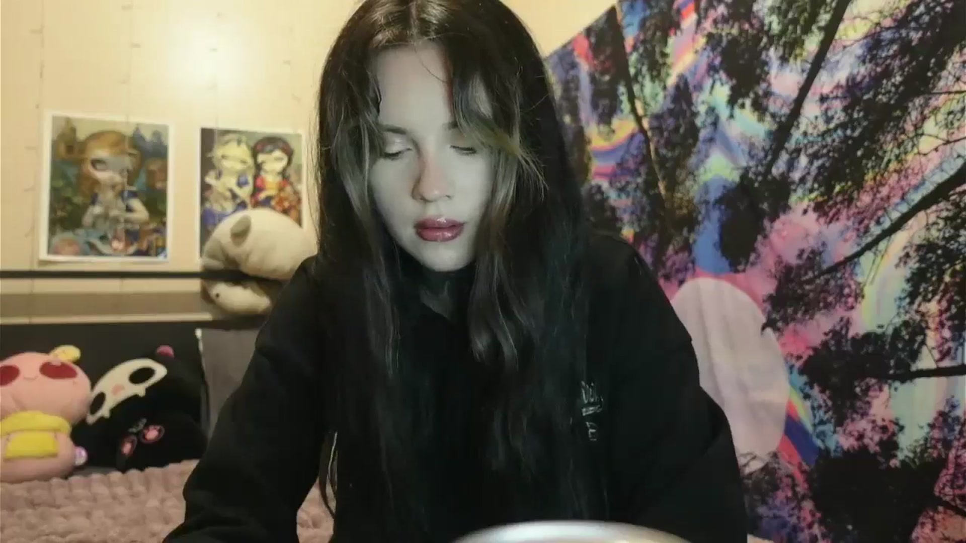 Gallery image thumbnail from hazelxxxoo's myfreecams stream on, 06/19/2024, 03:07 image 18 of 20