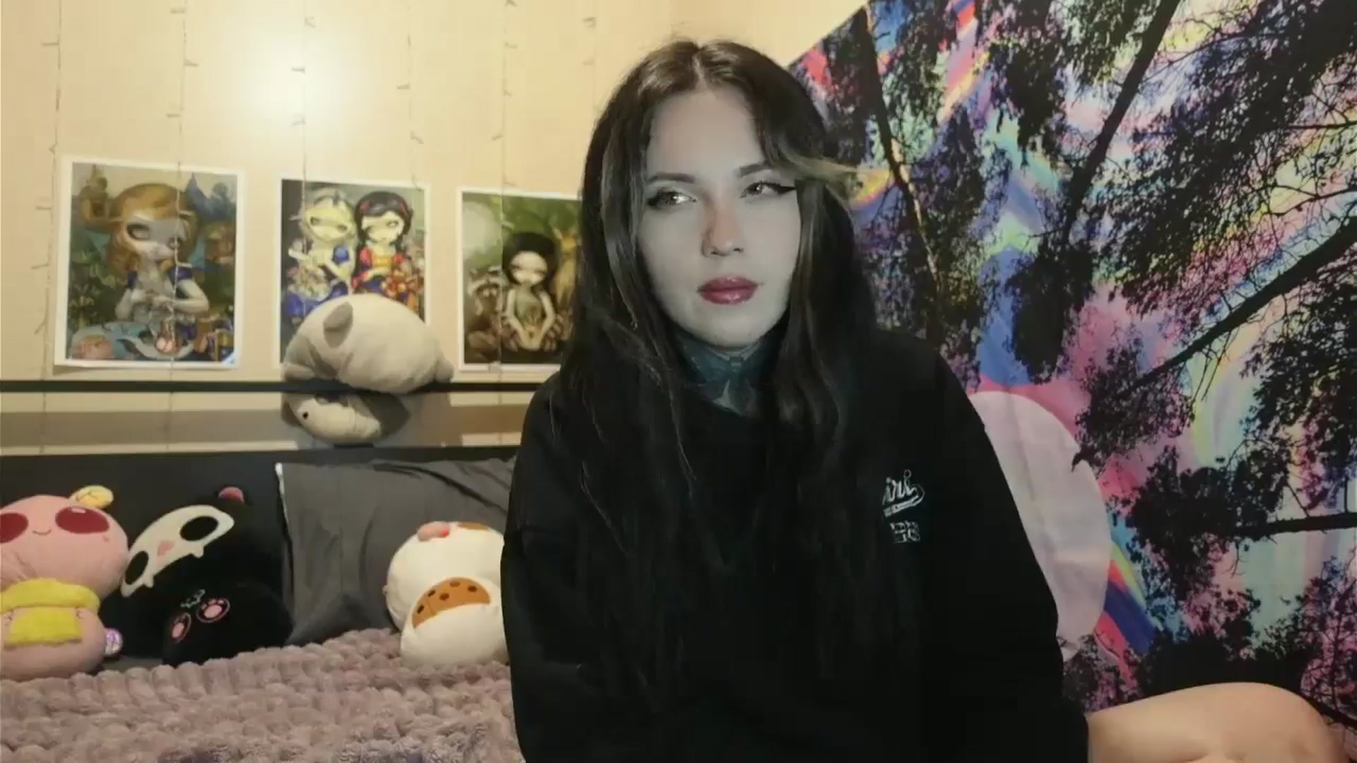 Gallery image thumbnail from hazelxxxoo's myfreecams stream on, 06/19/2024, 03:07 image 4 of 20