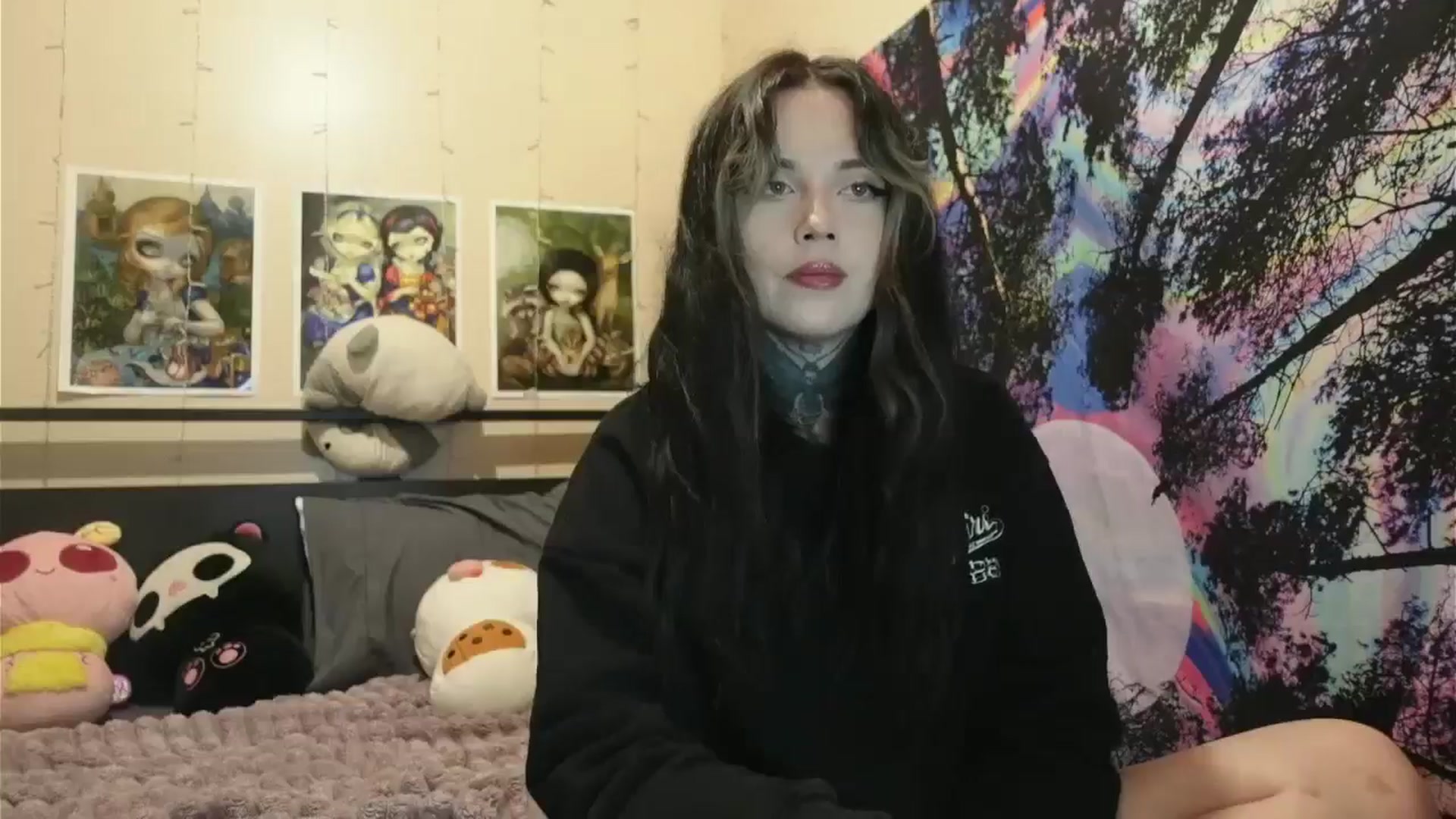 Gallery image thumbnail from hazelxxxoo's myfreecams stream on, 06/19/2024, 03:07 image 2 of 20