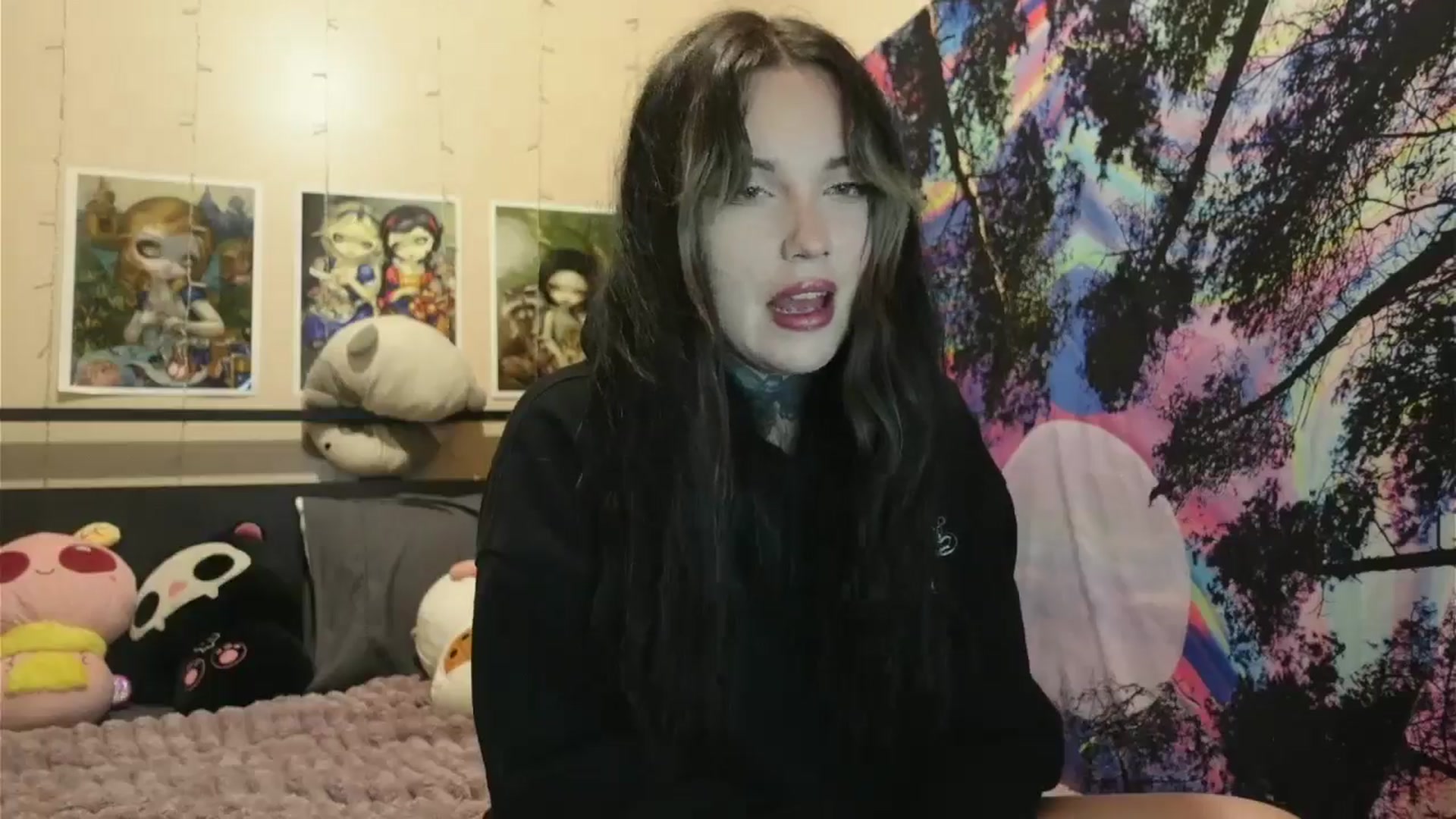 Gallery image thumbnail from hazelxxxoo's myfreecams stream on, 06/19/2024, 03:07 image 10 of 20