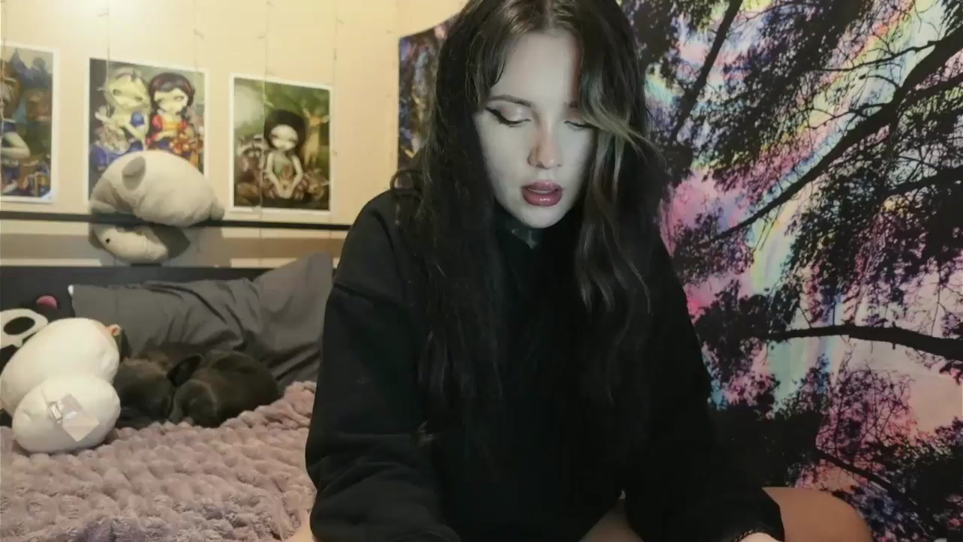 Gallery image thumbnail from hazelxxxoo's myfreecams stream on, 06/19/2024, 04:11 image 16 of 20