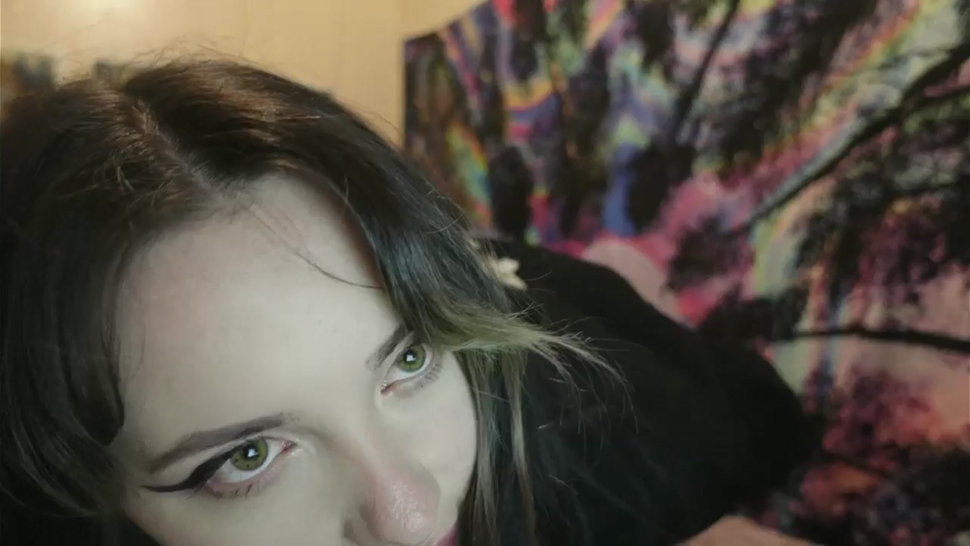 Gallery image thumbnail from hazelxxxoo's myfreecams stream on, 06/19/2024, 04:11 image 10 of 20