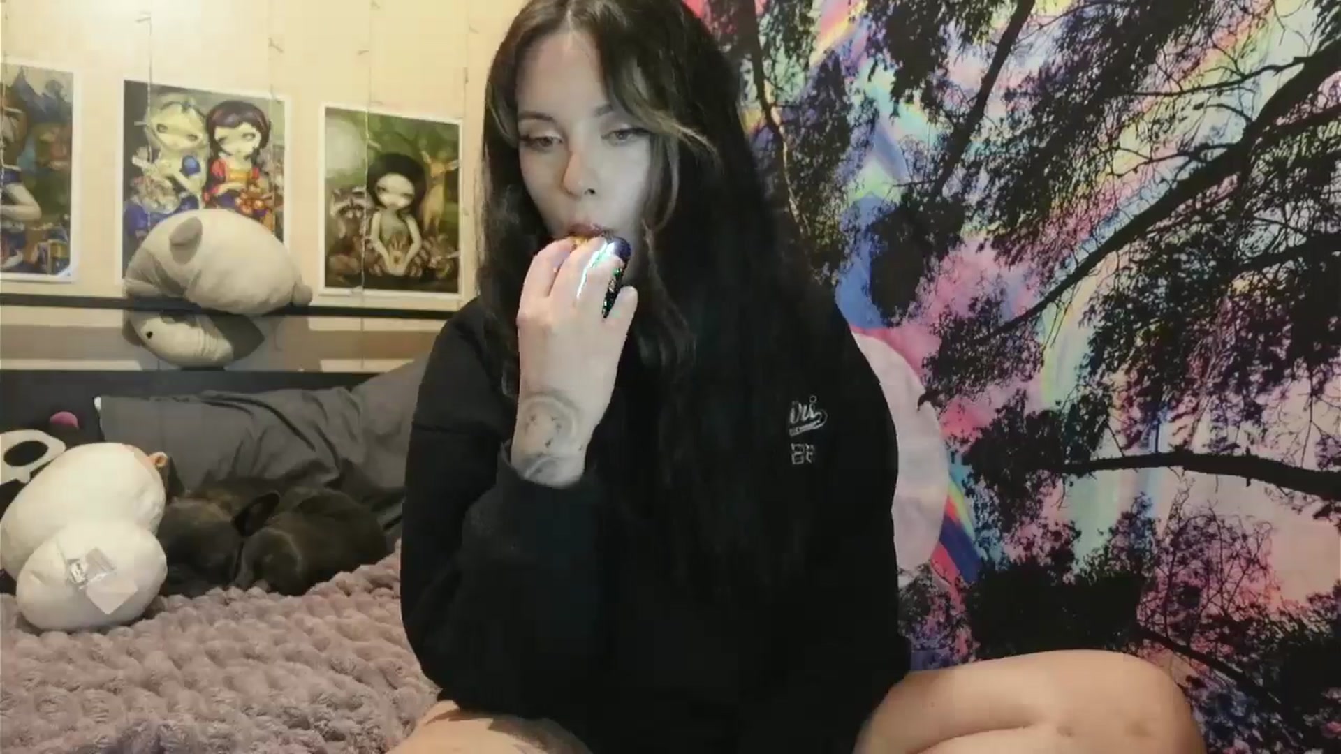 Gallery image thumbnail from hazelxxxoo's myfreecams stream on, 06/19/2024, 04:11 image 15 of 20