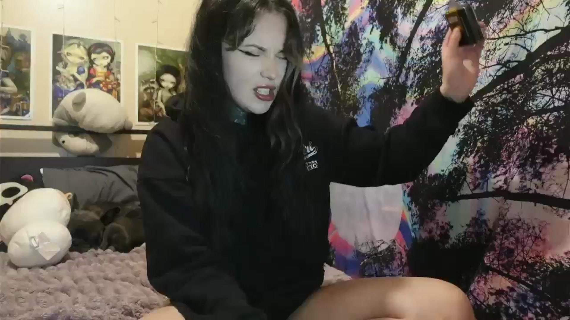 Gallery image thumbnail from hazelxxxoo's myfreecams stream on, 06/19/2024, 04:11 image 12 of 20