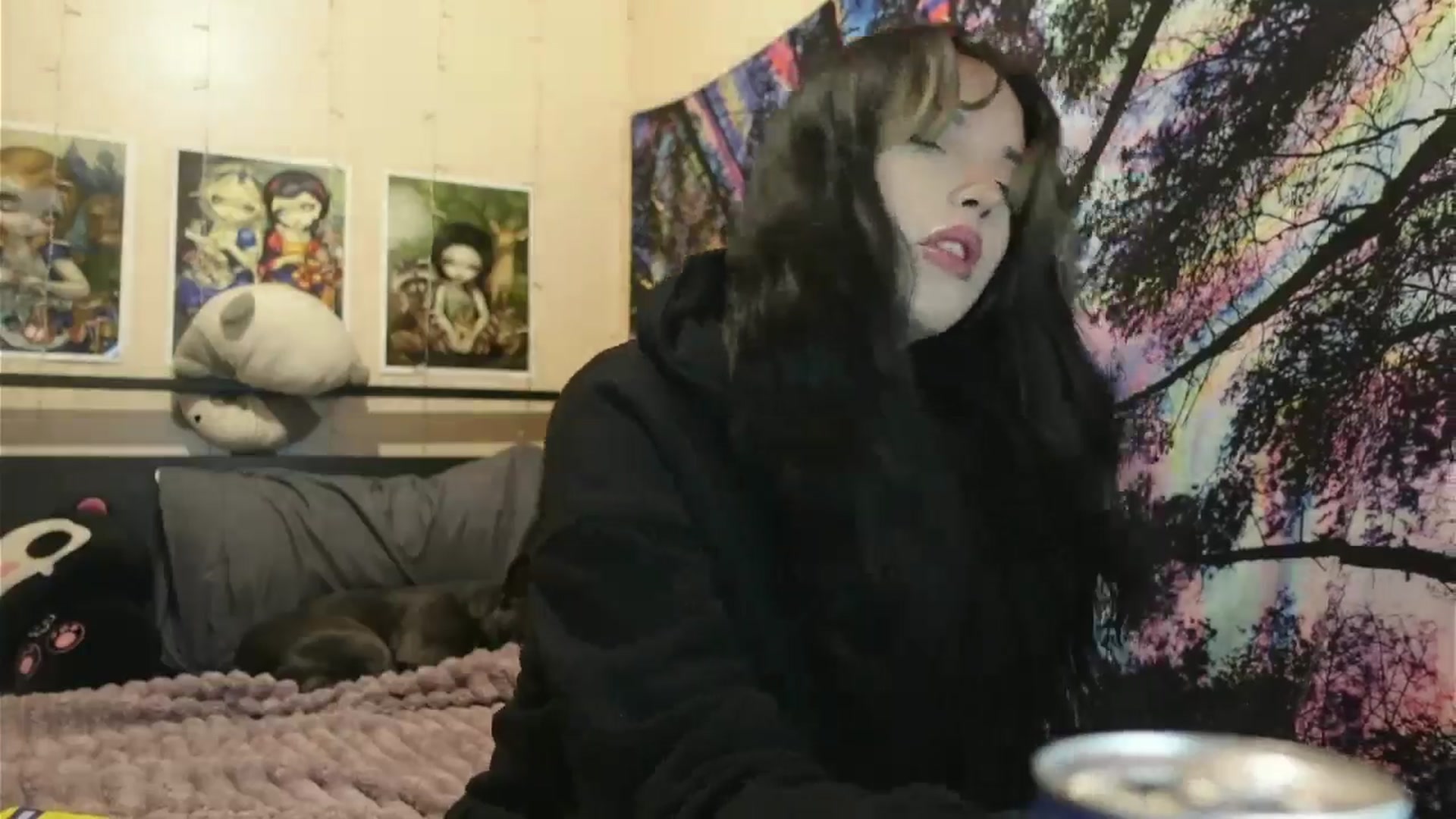 Gallery image thumbnail from hazelxxxoo's myfreecams stream on, 06/19/2024, 06:35 image 3 of 20